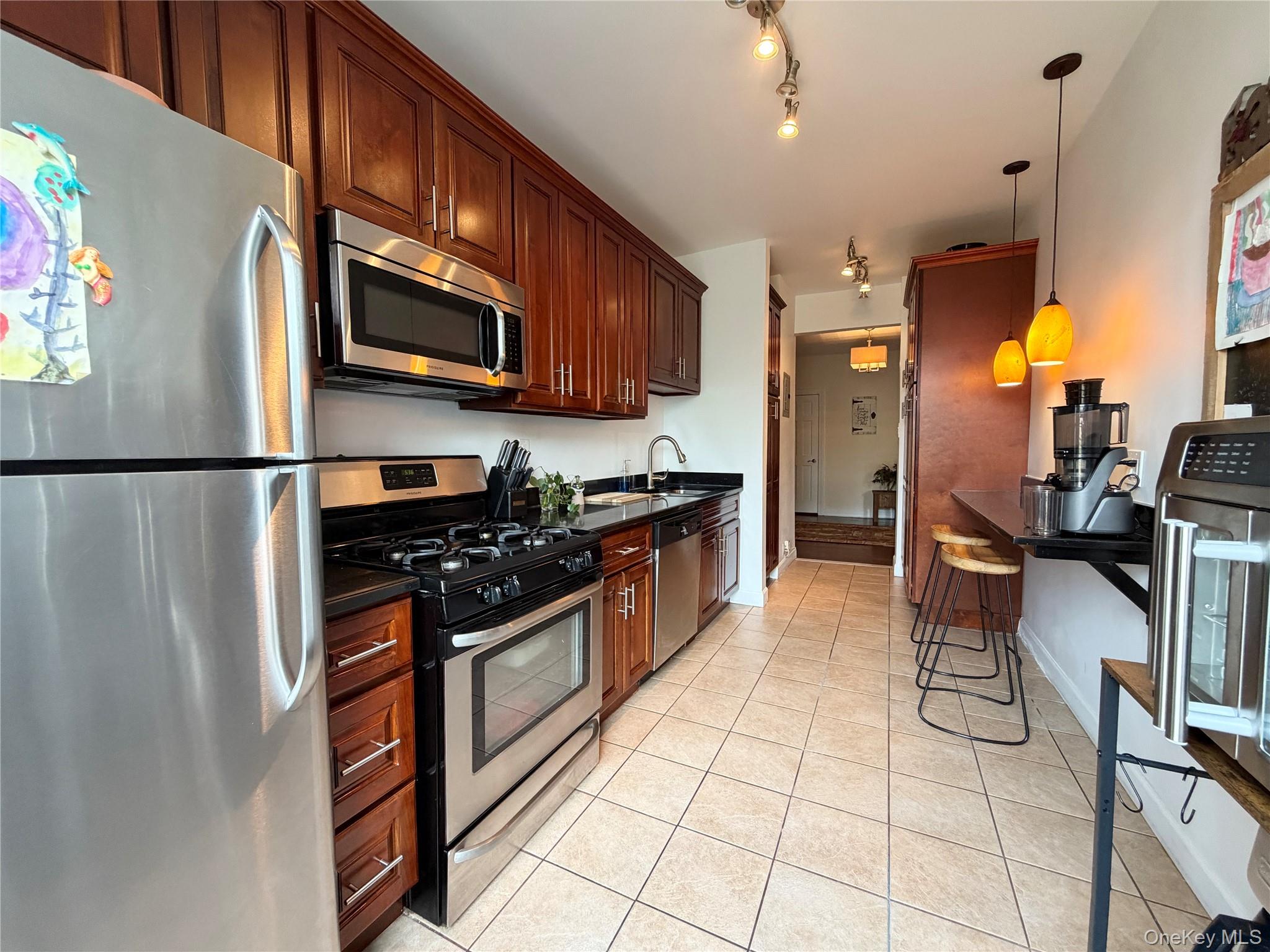 531 Lincoln Avenue E, Unit 5L photo 17