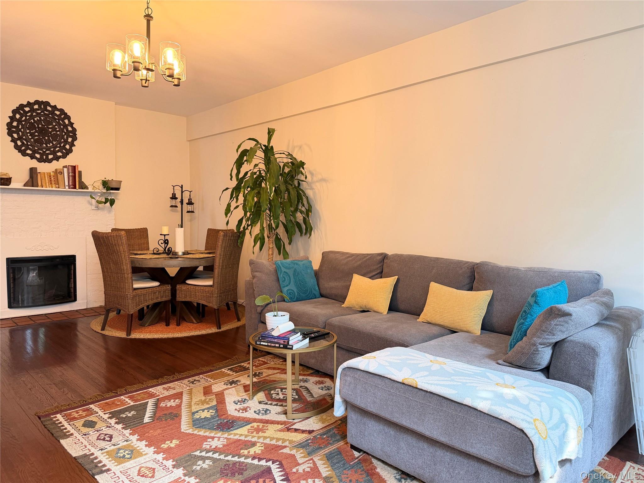 531 Lincoln Avenue E, Unit 5L photo 7