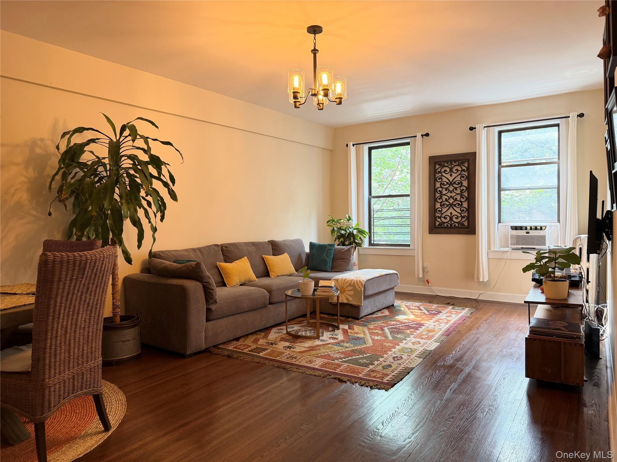 531 Lincoln Avenue E, Unit 5L photo 4