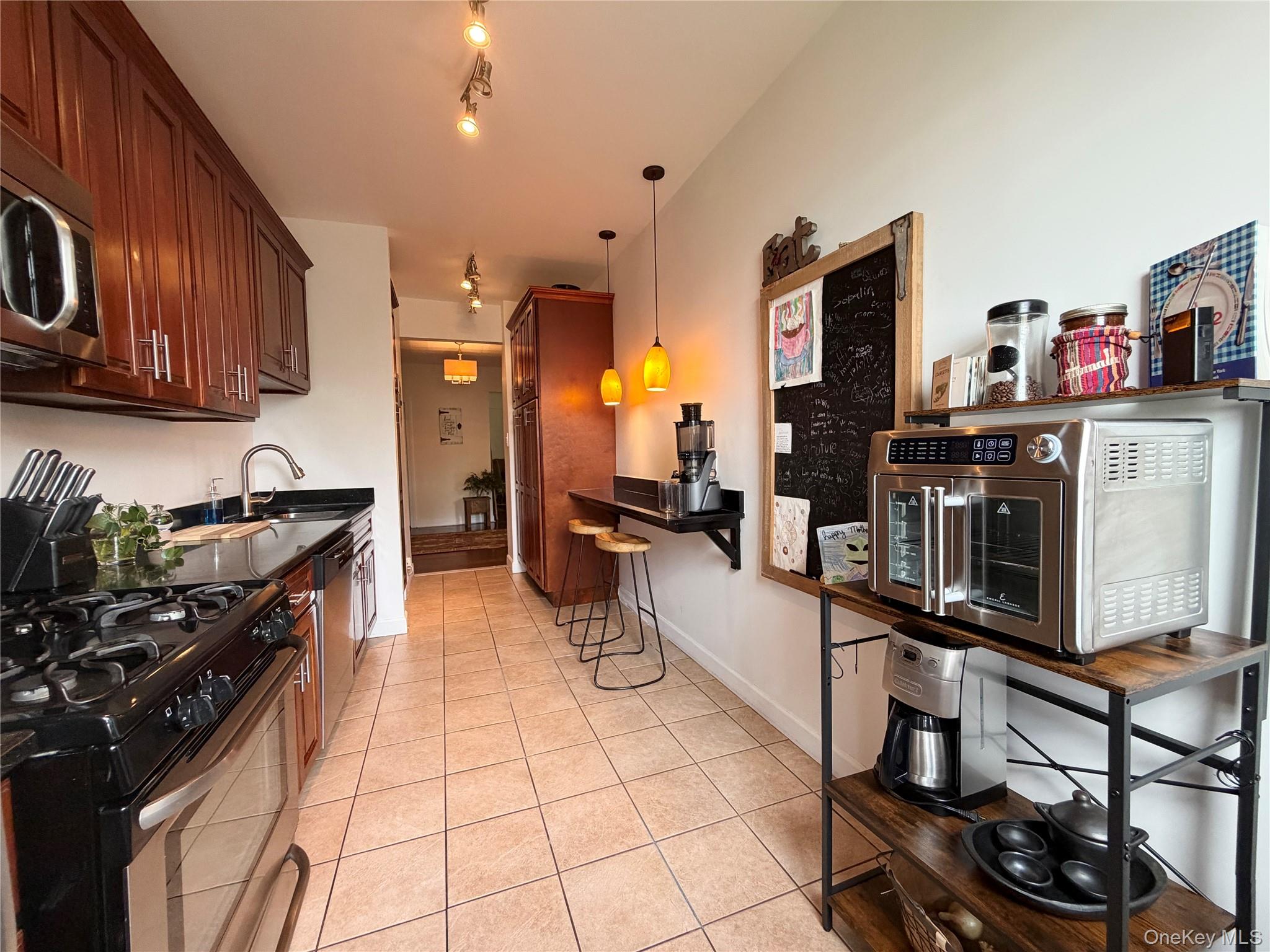 531 Lincoln Avenue E, Unit 5L photo 12