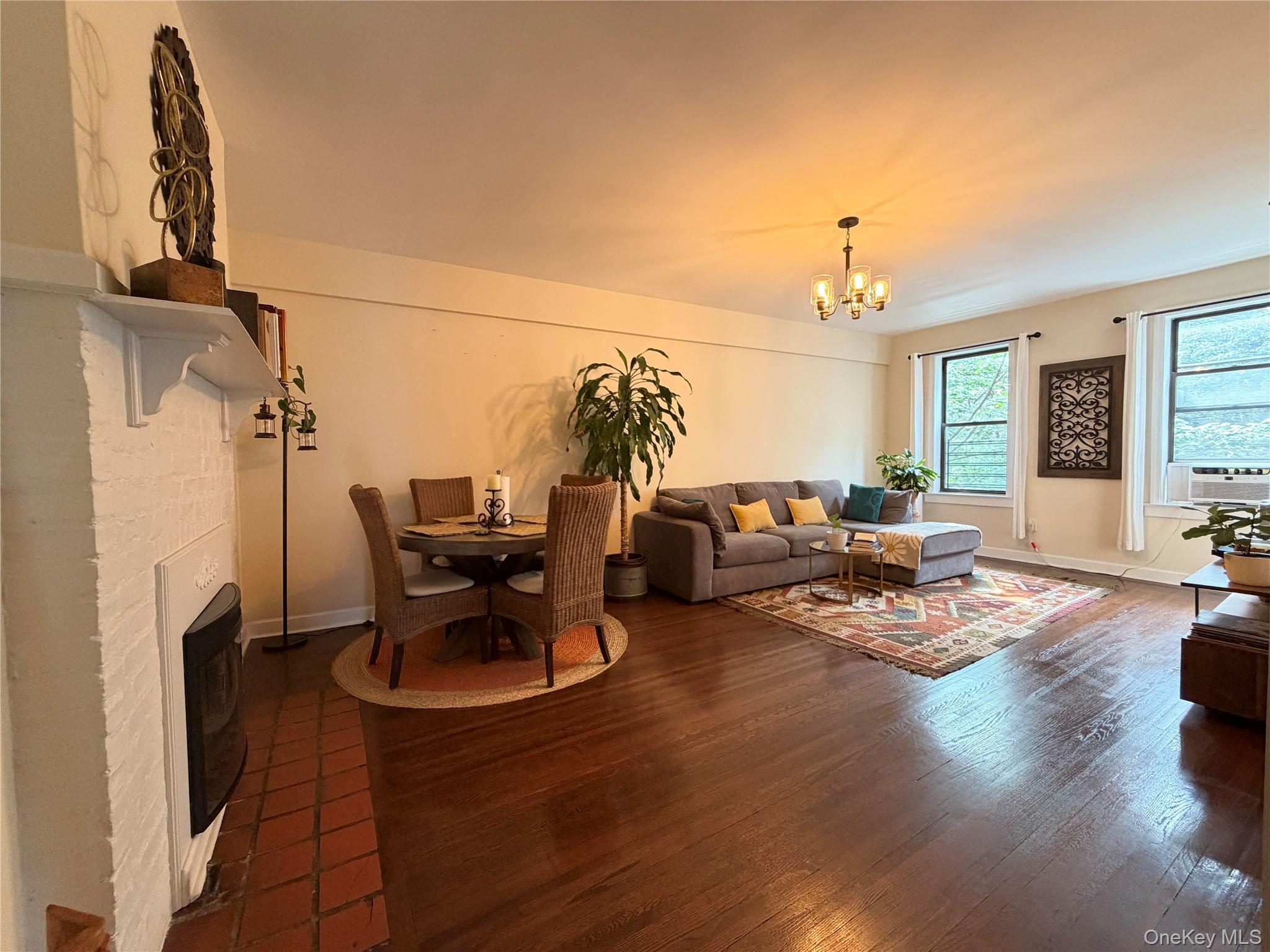 531 Lincoln Avenue E, Unit 5L photo 2