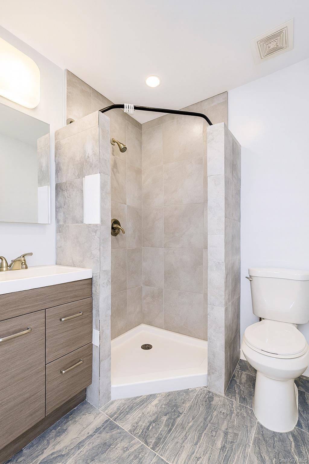 420 Broadway, Unit 3 photo 3