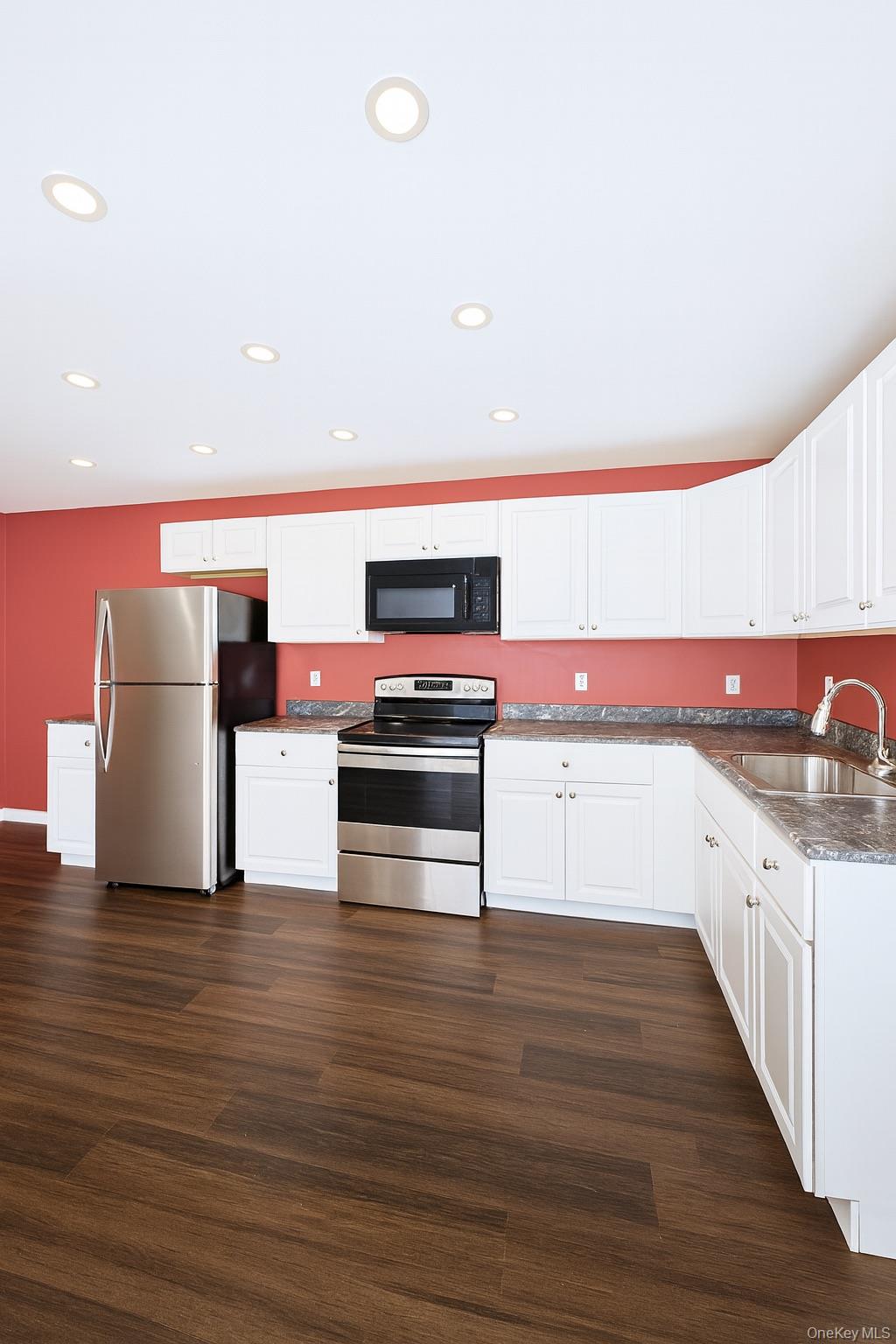 420 Broadway, Unit 3 photo 2