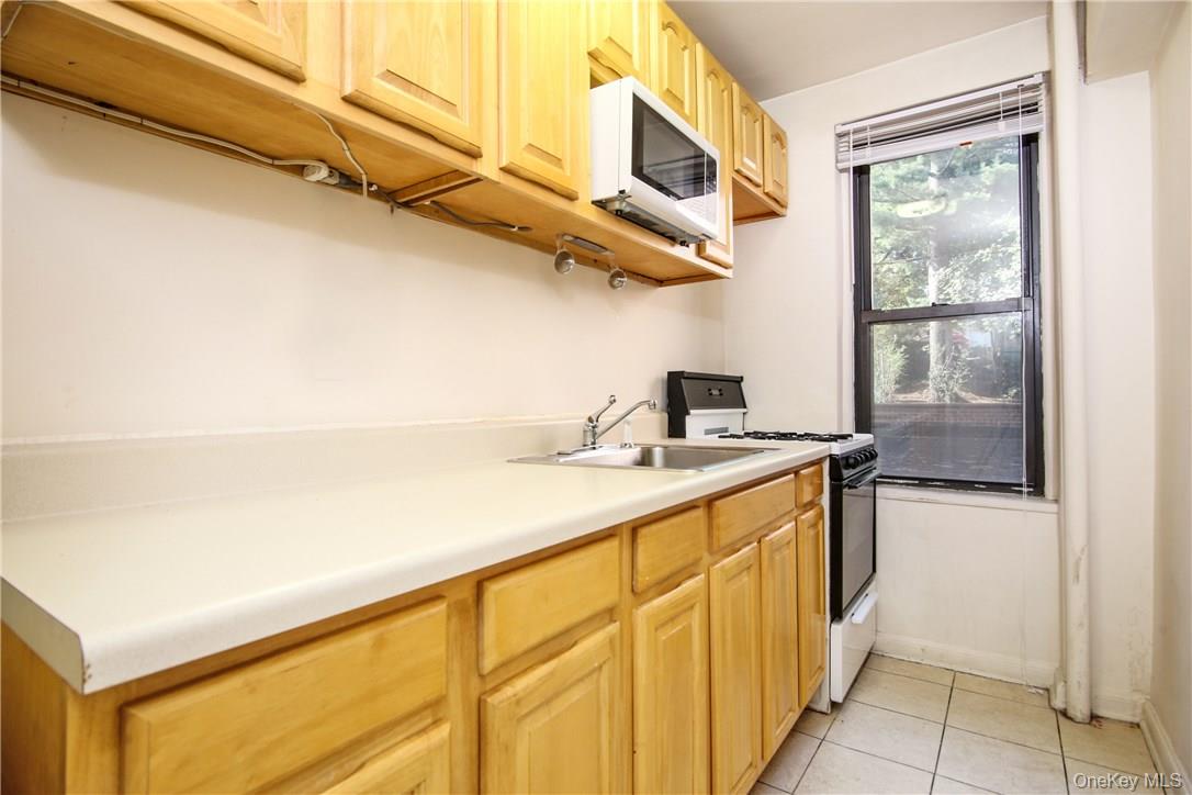 70 Sherman Avenue, Unit 1K photo 8