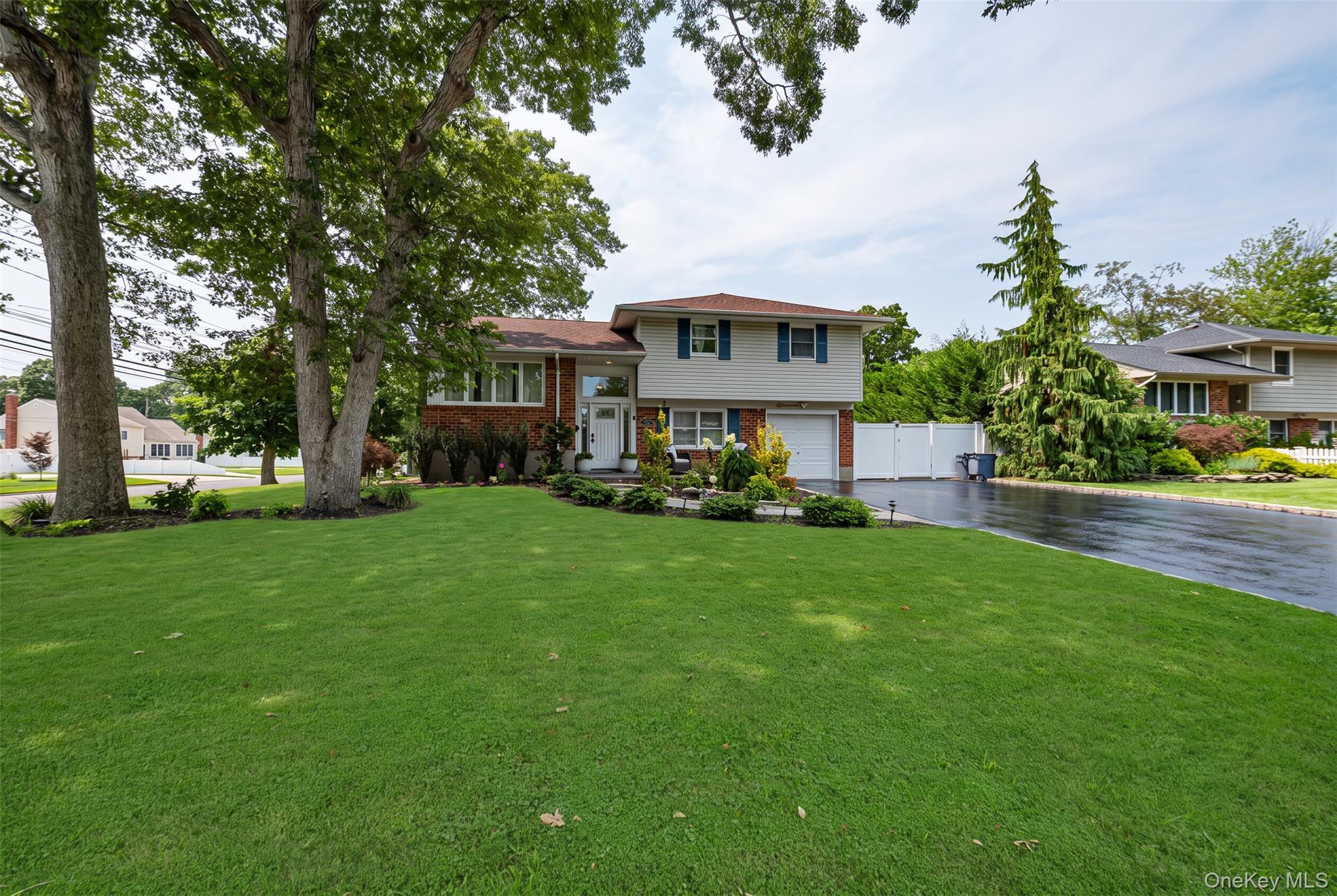 9 Carole Lane – For Sale photo 2