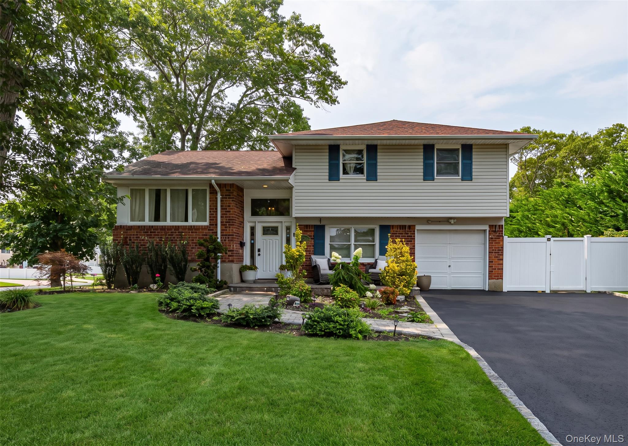 9 Carole Lane – For Sale