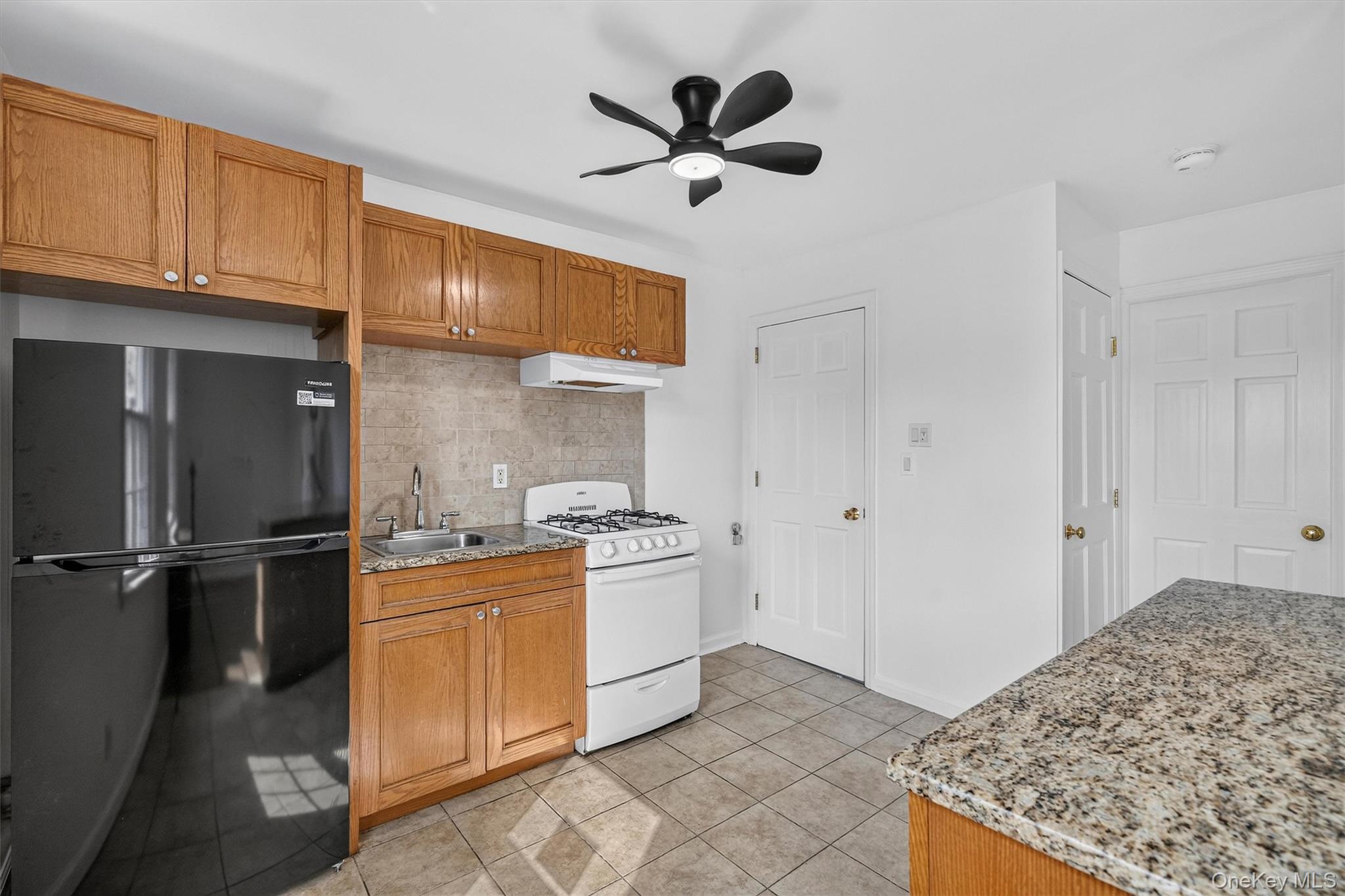 72 Bayard Street – For Rent photo 4