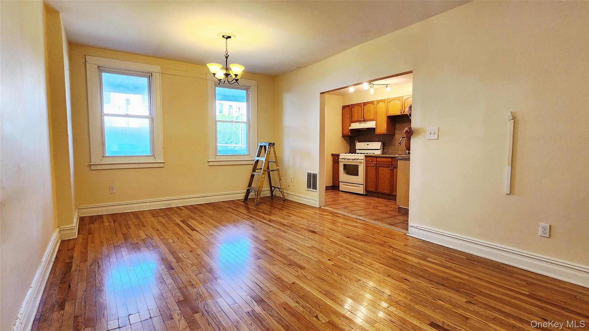 6431 Admiral Avenue – For Sale photo 5