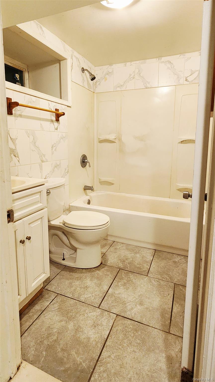 6431 Admiral Avenue – For Sale photo 19