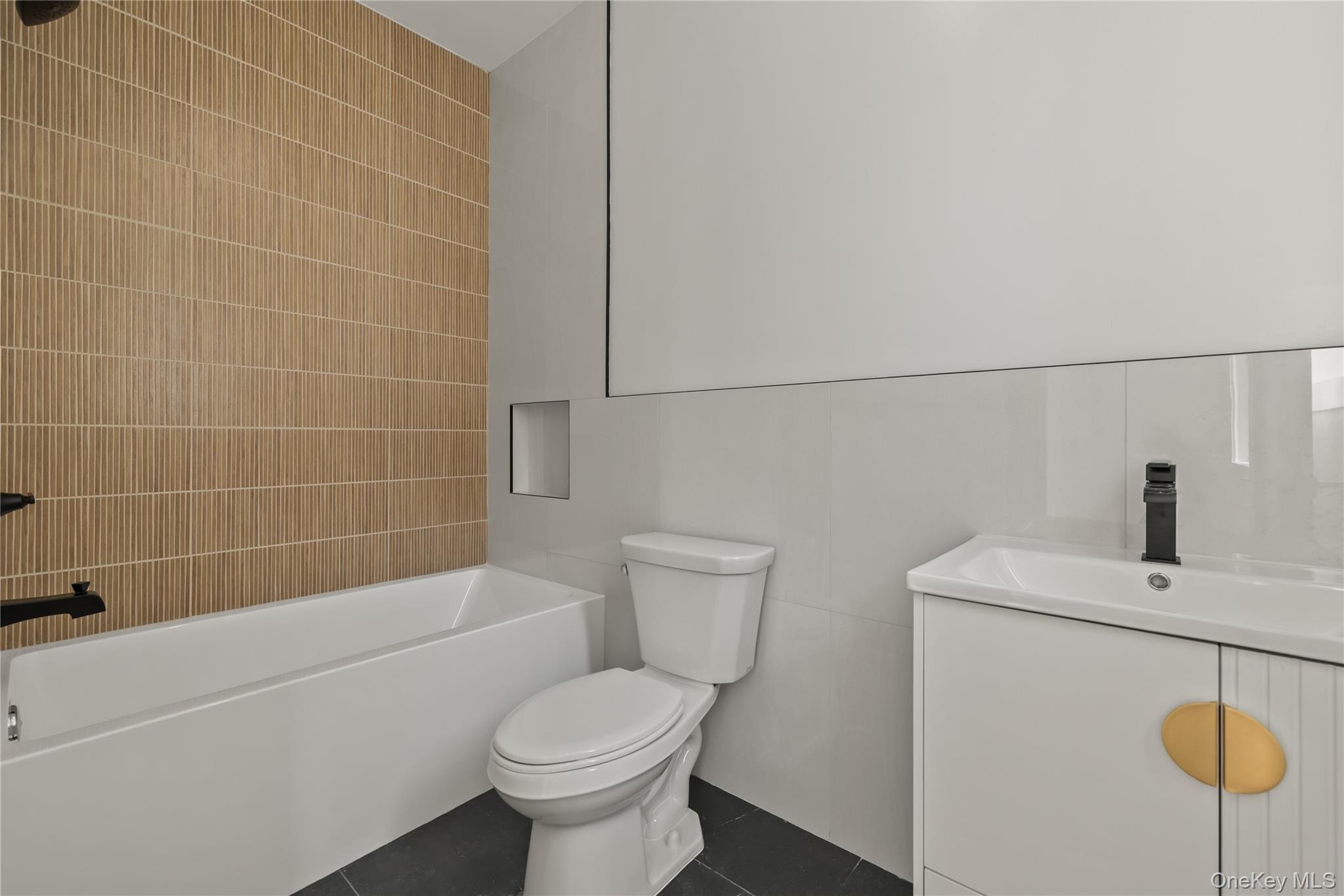 48 Noyes Avenue, Unit 201 photo 39