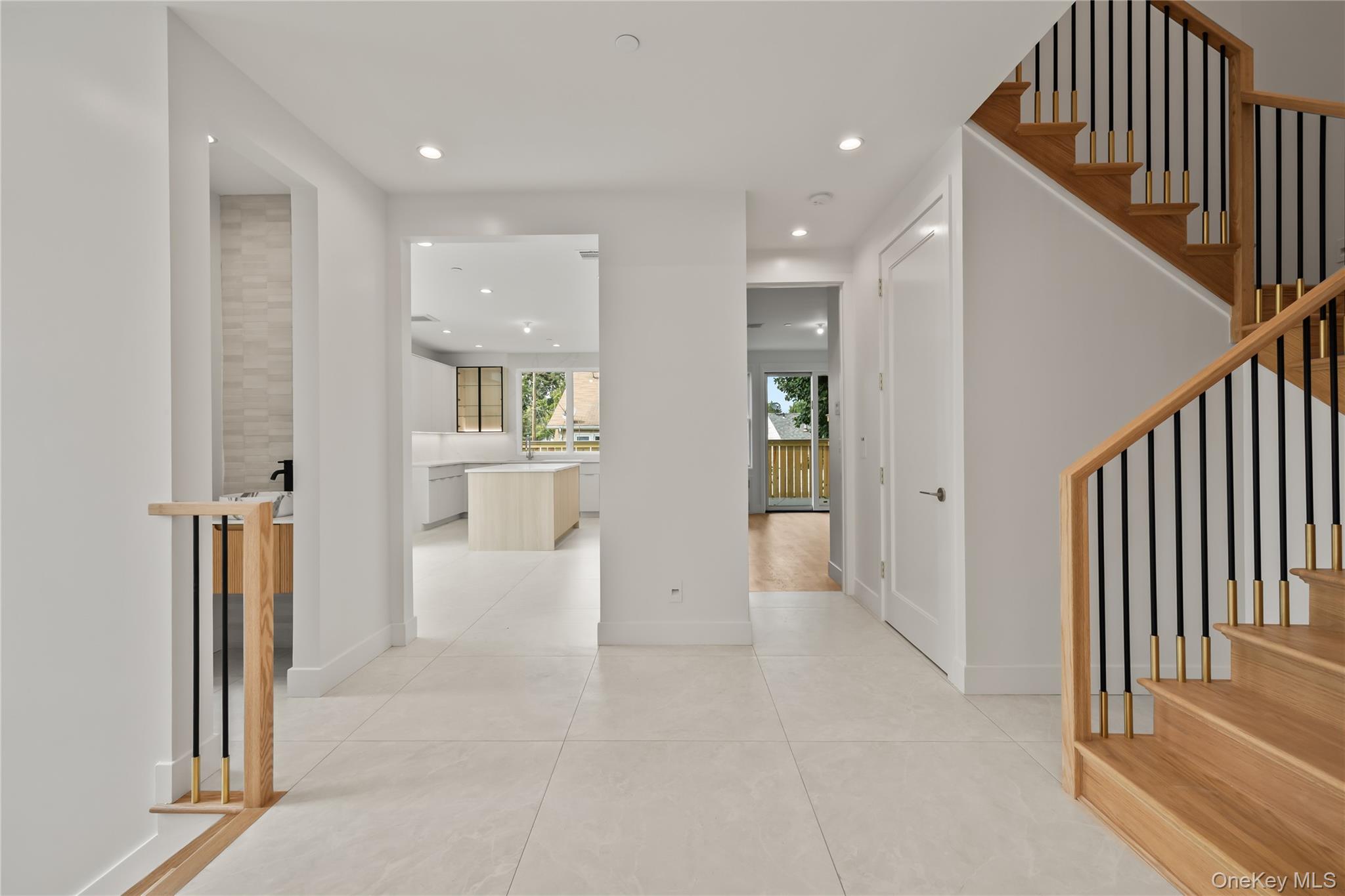 48 Noyes Avenue, Unit 201 photo 10