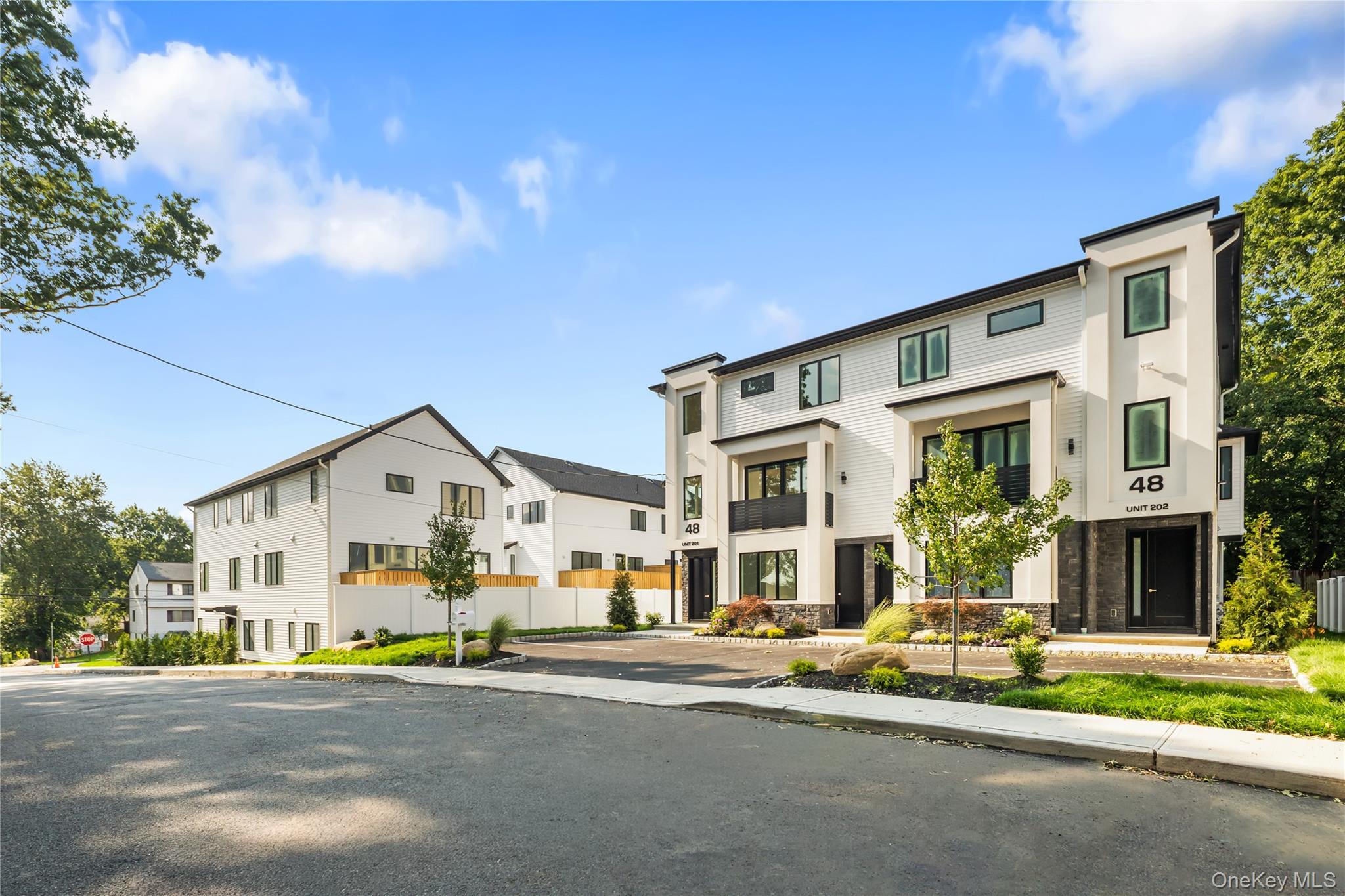 48 Noyes Avenue, Unit 201 photo 4