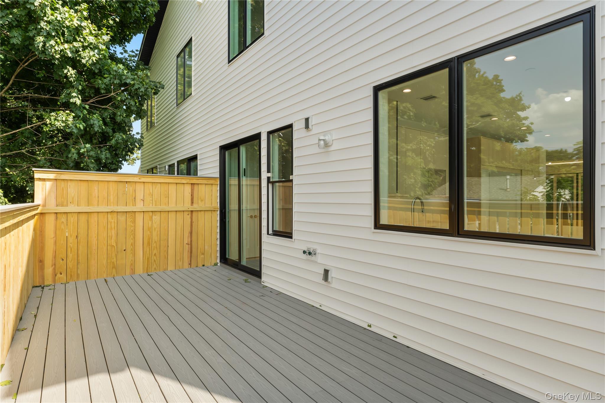 48 Noyes Avenue, Unit 201 photo 21
