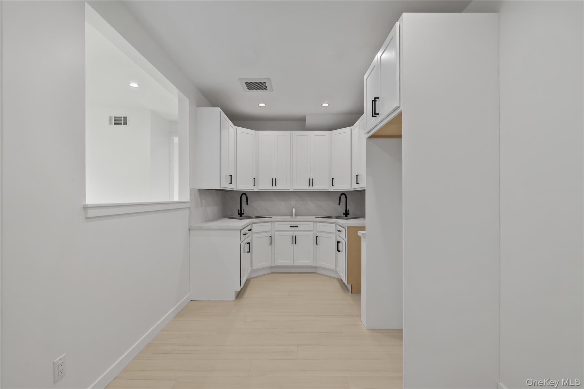 48 Noyes Avenue, Unit 201 photo 36