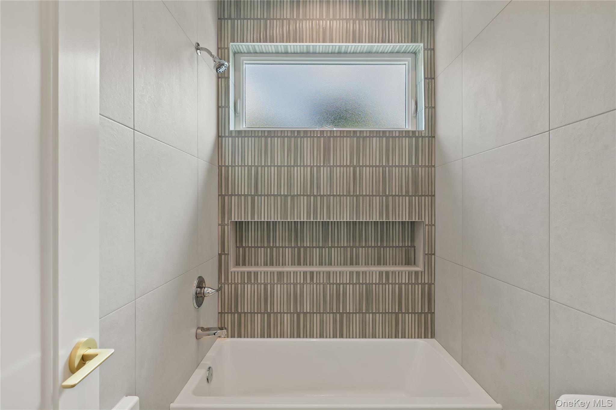 48 Noyes Avenue, Unit 201 photo 32