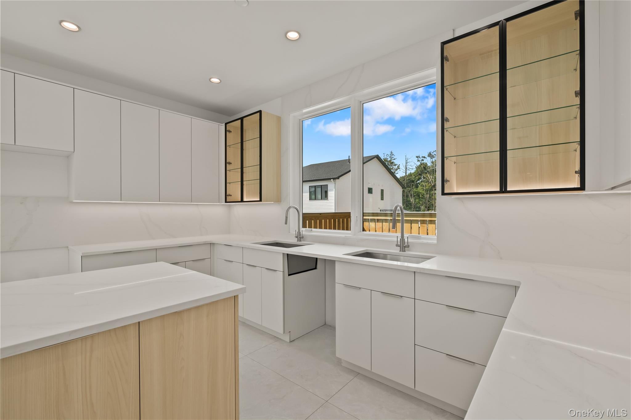 48 Noyes Avenue, Unit 201 photo 17