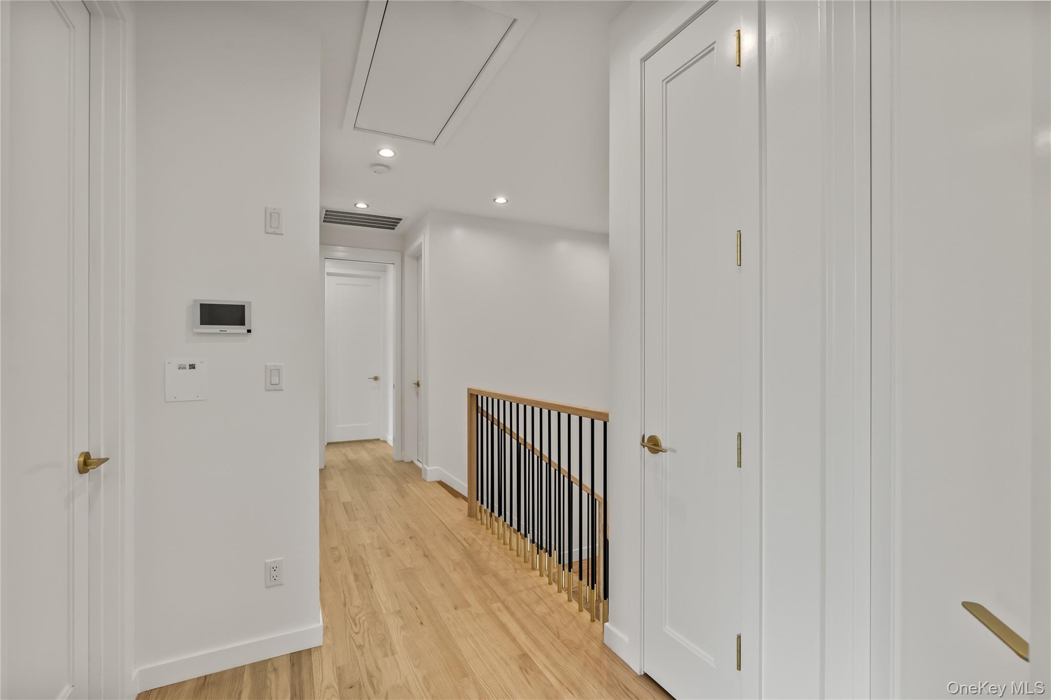 48 Noyes Avenue, Unit 201 photo 25