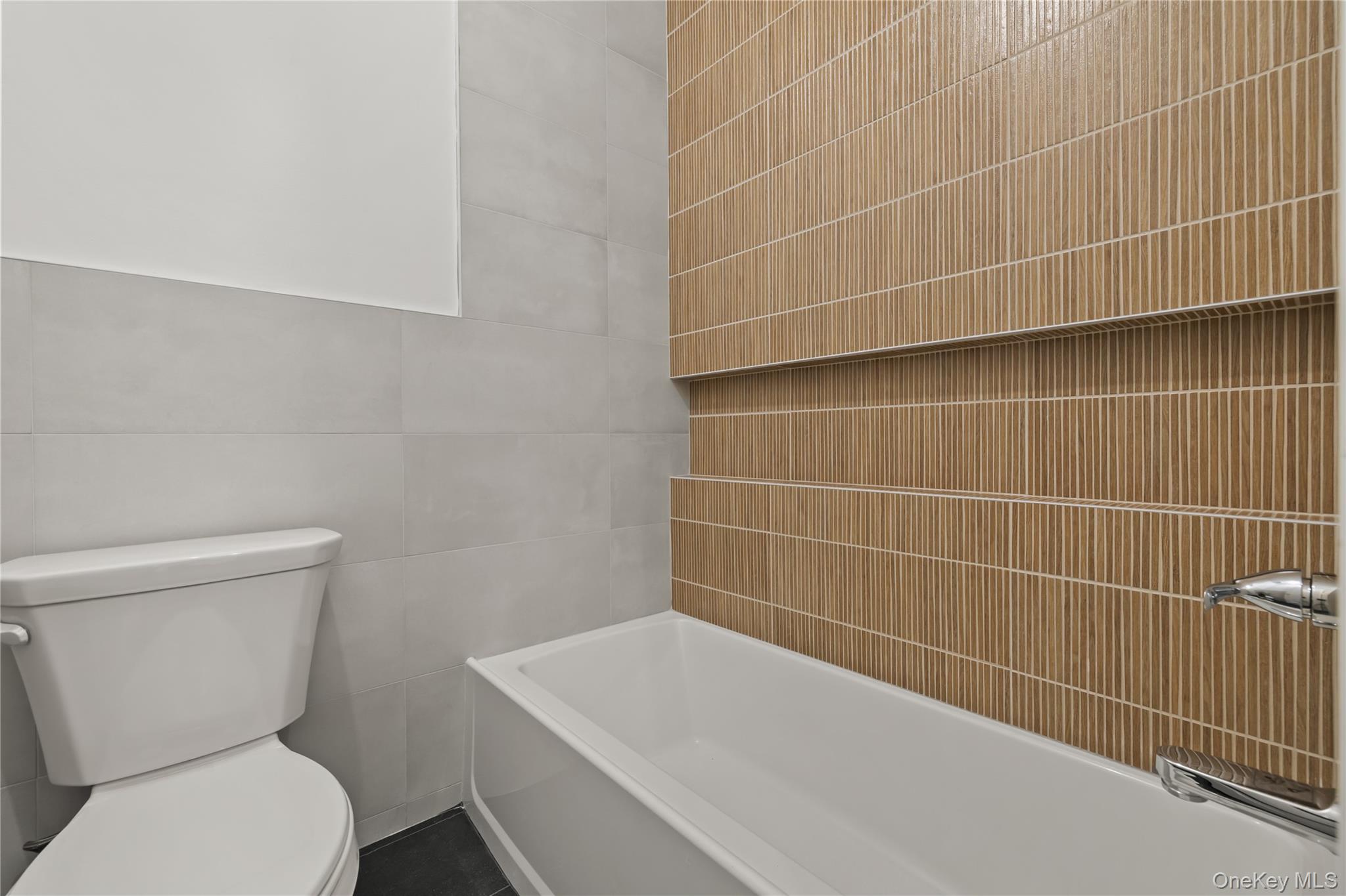 48 Noyes Avenue, Unit 201 photo 38
