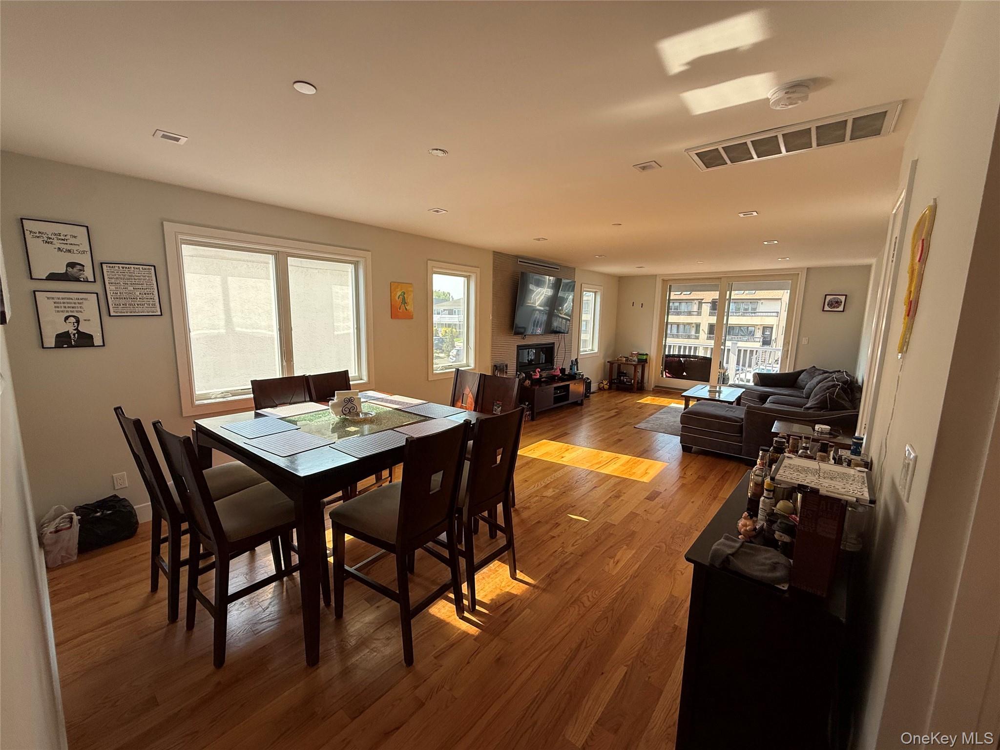 648 E Broadway – For Rent photo 4