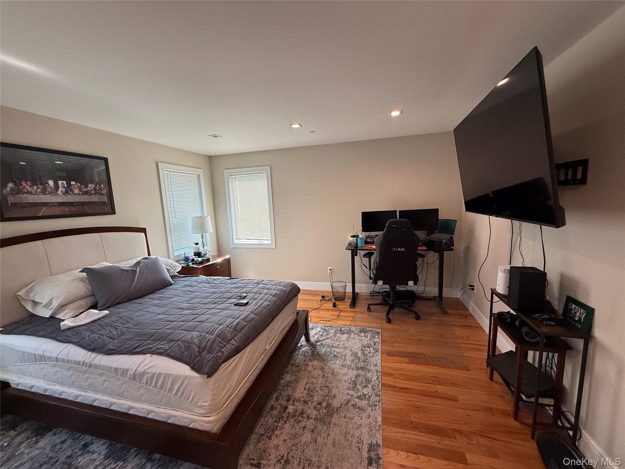 648 E Broadway – For Rent photo 9