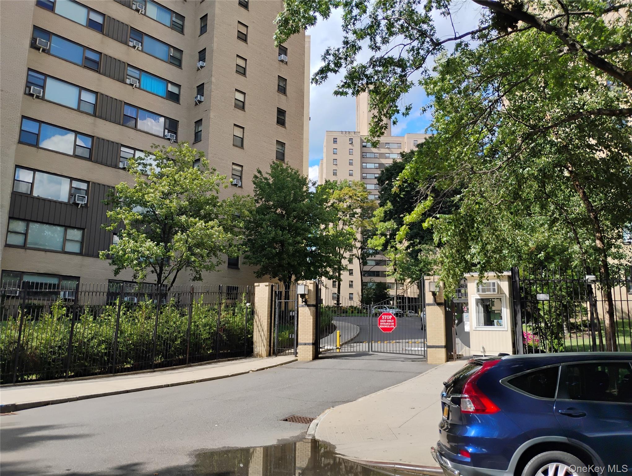5 Fordham Hill Oval, Unit 9A photo 23