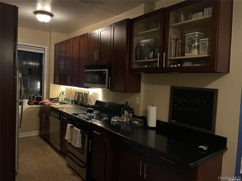 840 Bronx River Road, Unit 3B photo 2