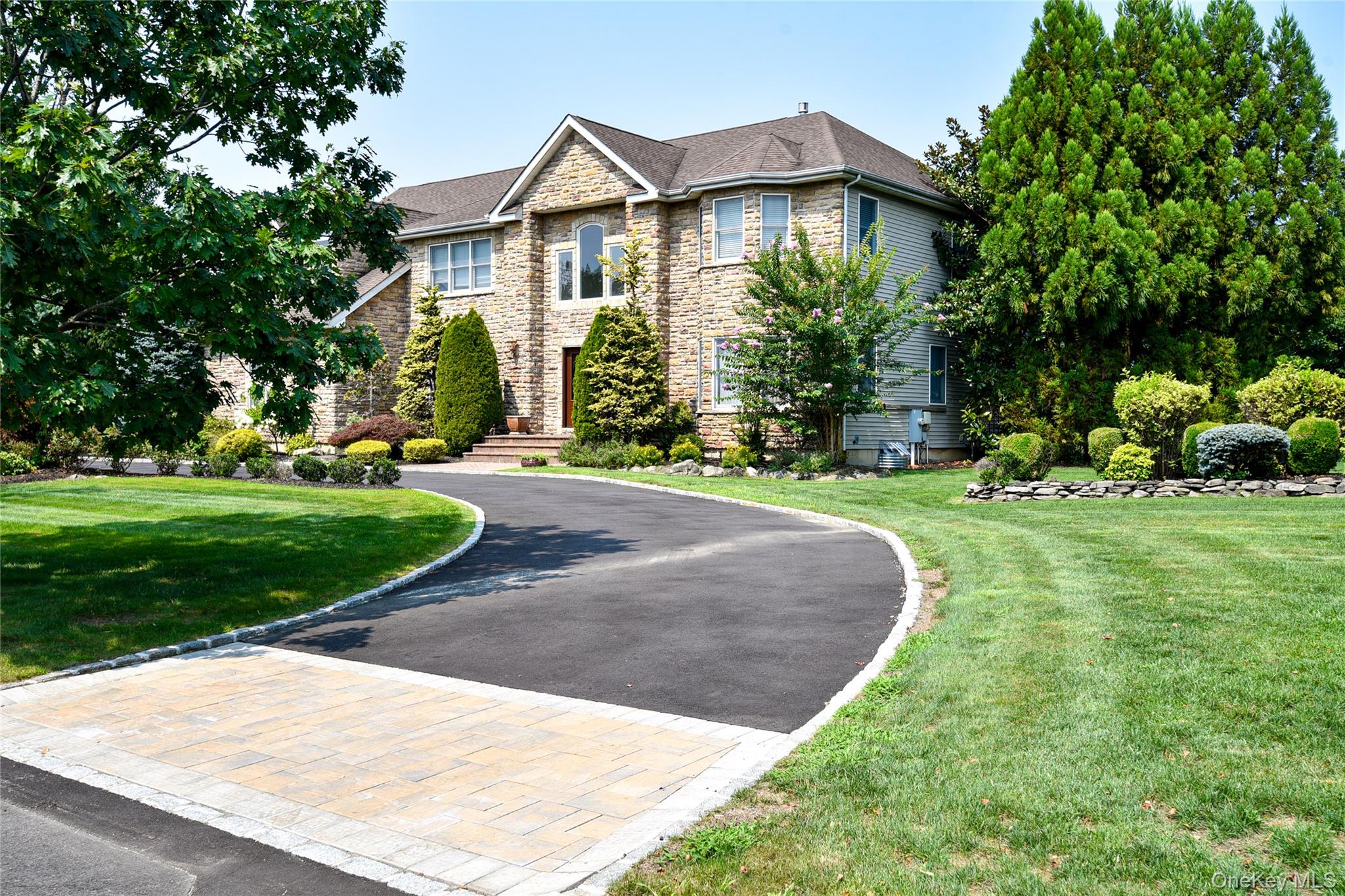 5 Home Court – For Sale photo 2