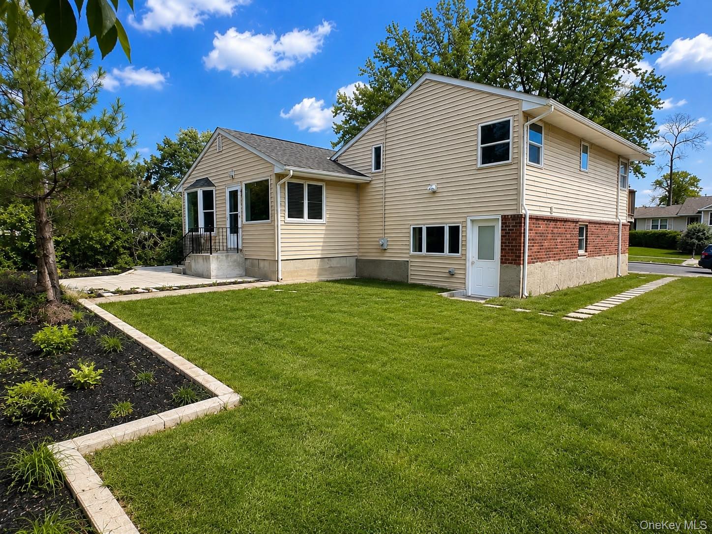 5 Warren Pl Plainview – For Sale photo 17