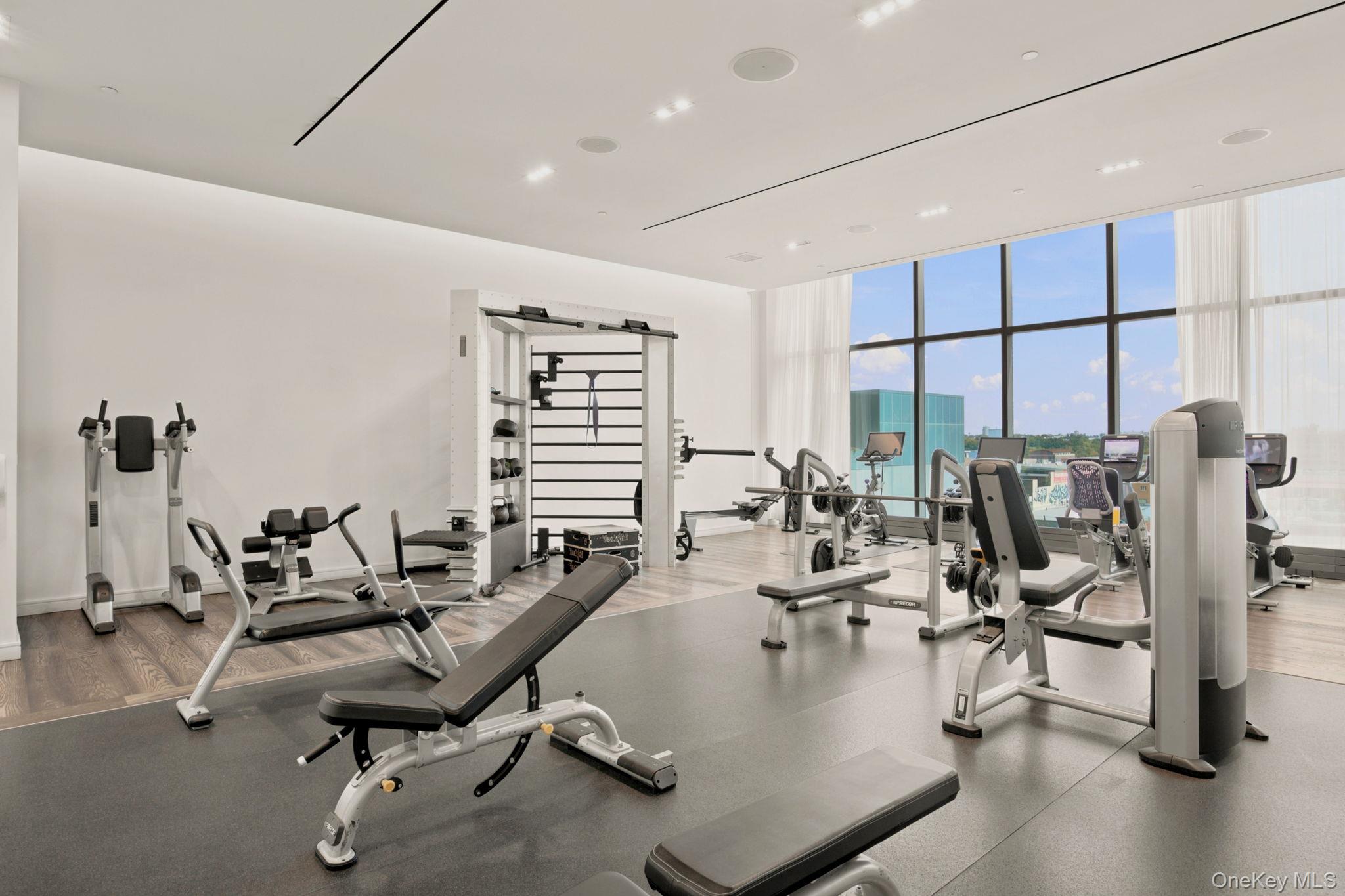 13101 40th Road, Unit 20Z photo 21