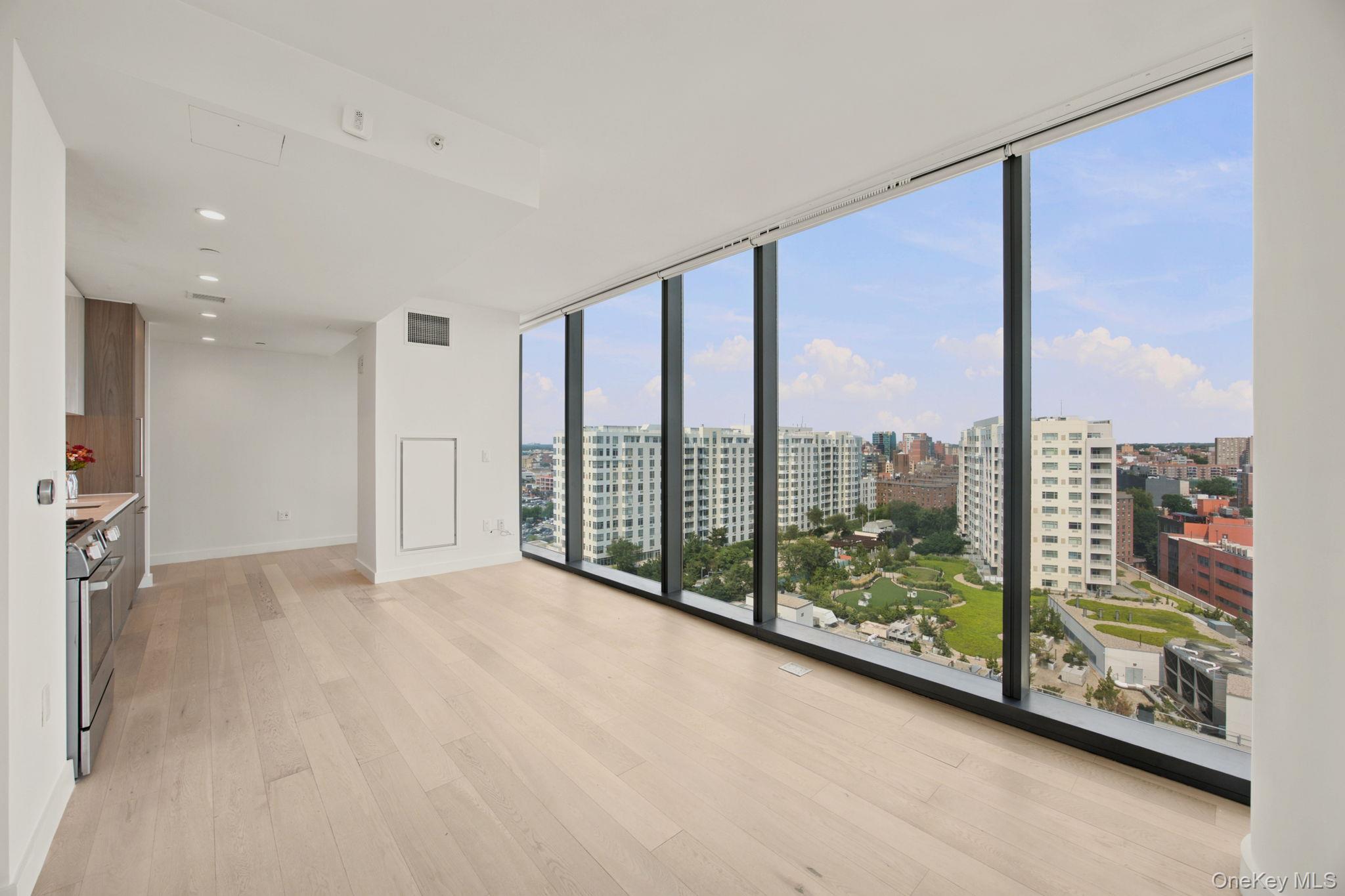 13101 40th Road, Unit 20Z photo 5