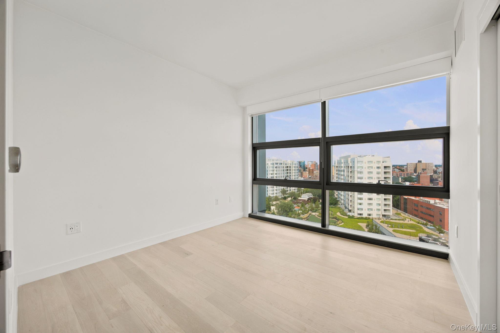 13101 40th Road, Unit 20Z photo 11