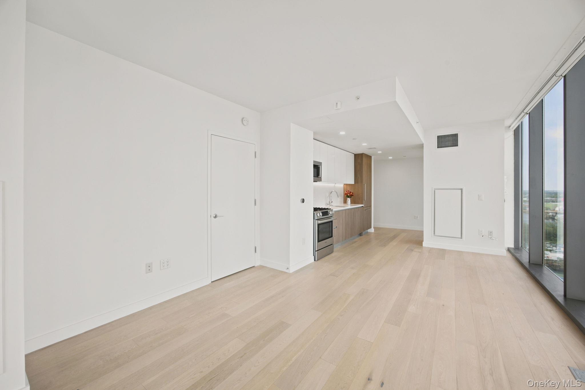 13101 40th Road, Unit 20Z photo 6
