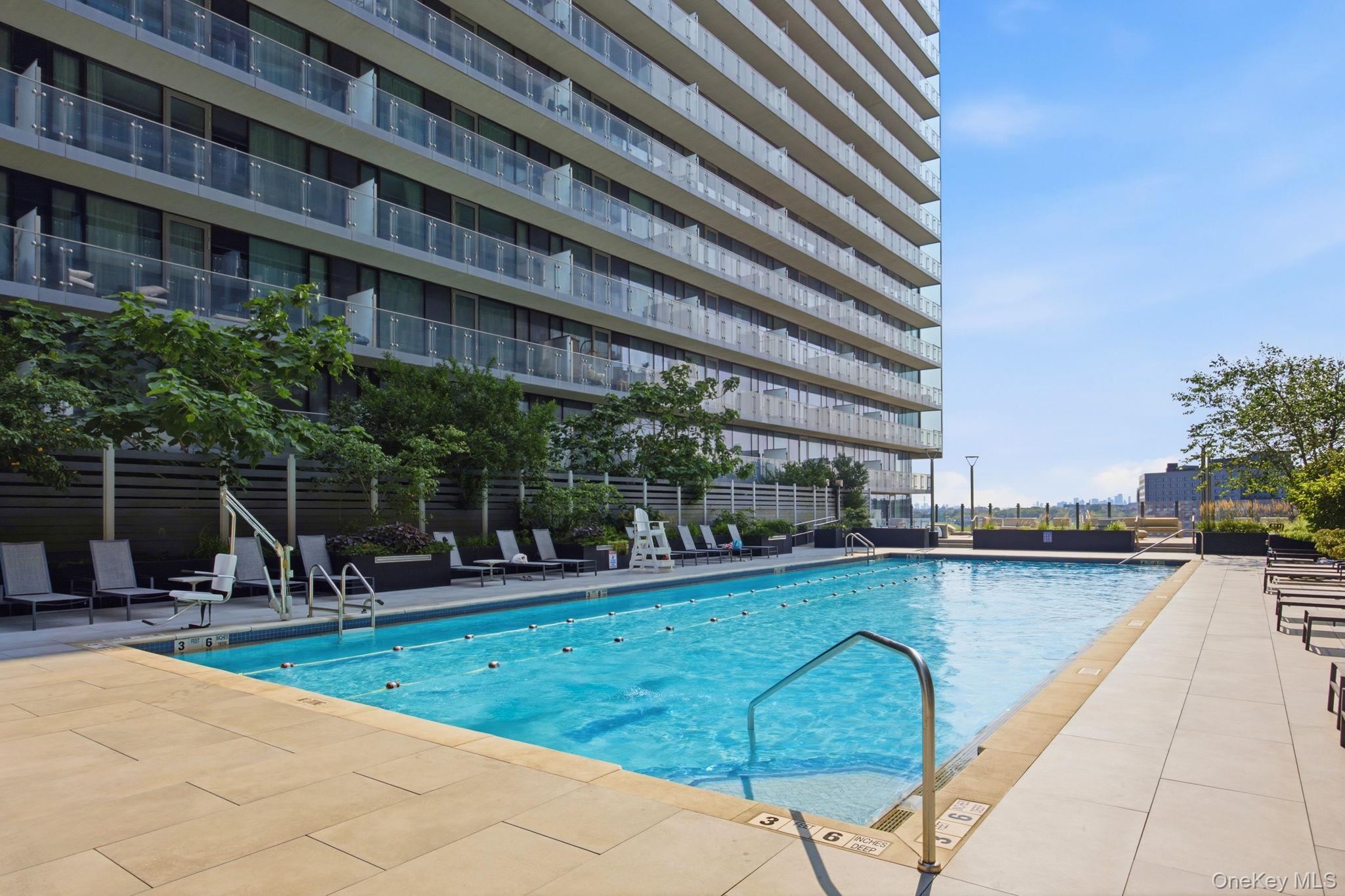 13101 40th Road, Unit 20Z photo 23