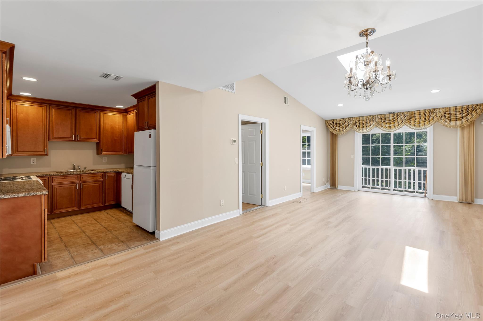 1118 Savoy Drive – For Sale photo 3