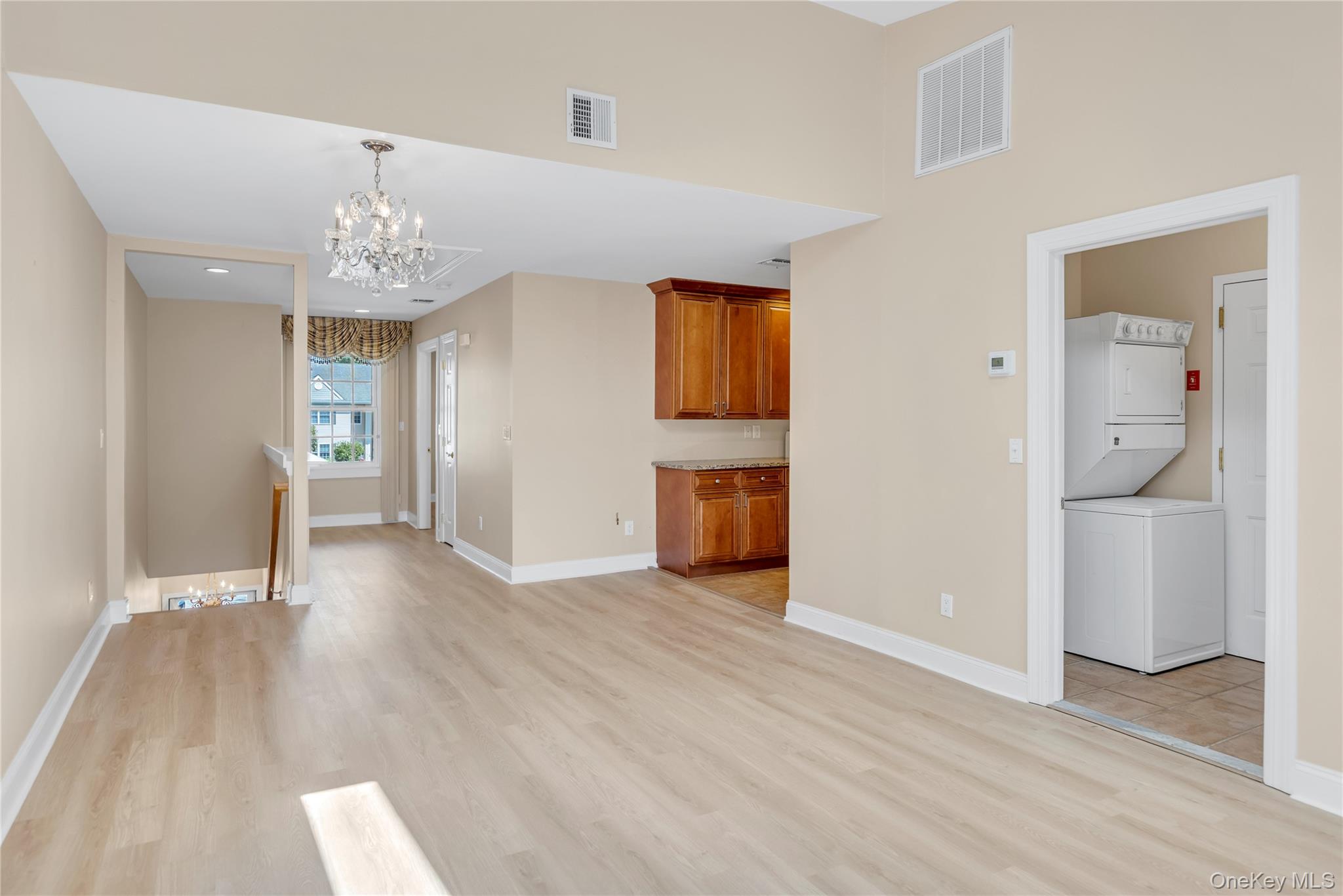 1118 Savoy Drive – For Sale photo 4