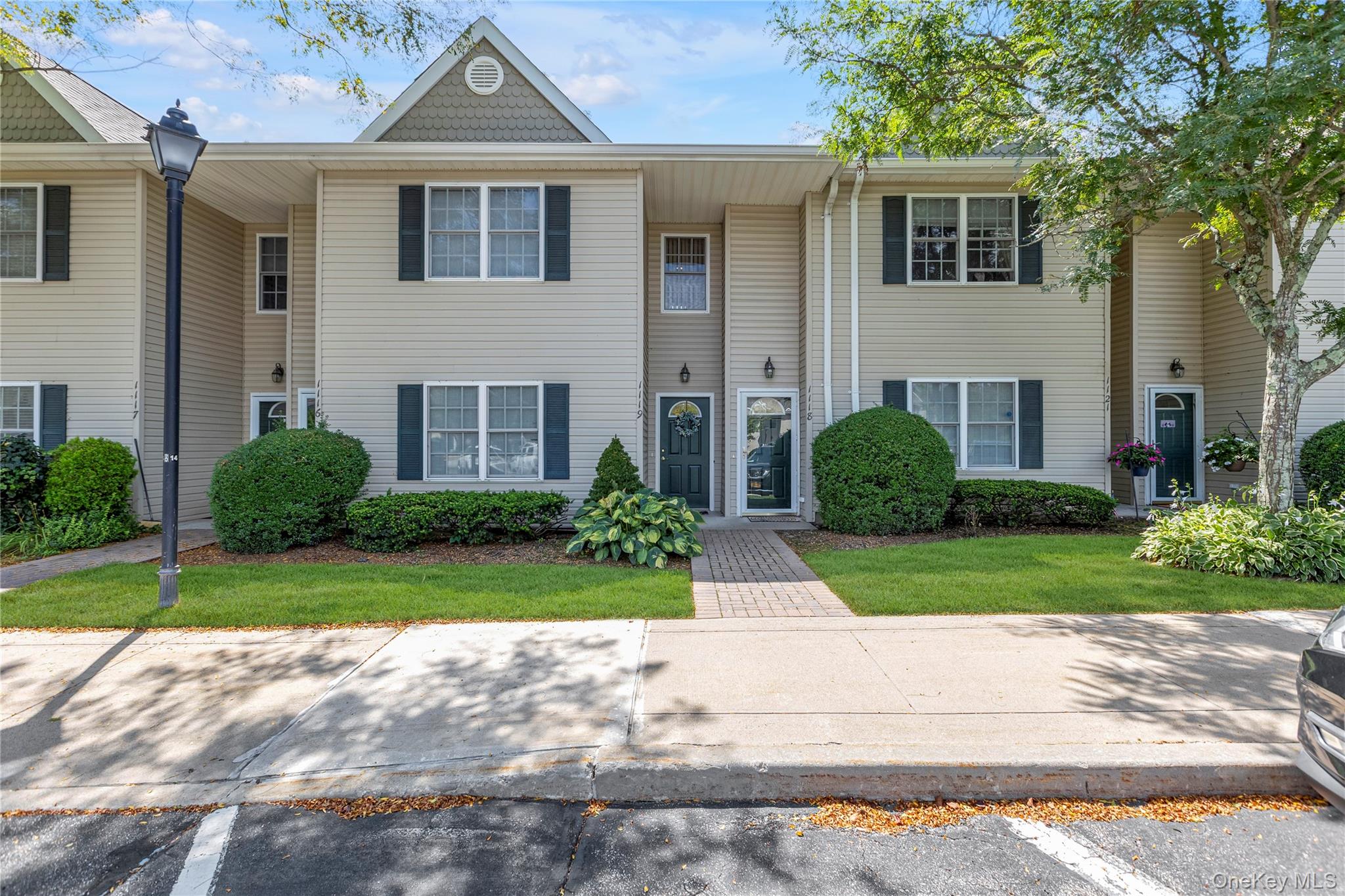 1118 Savoy Drive – For Sale
