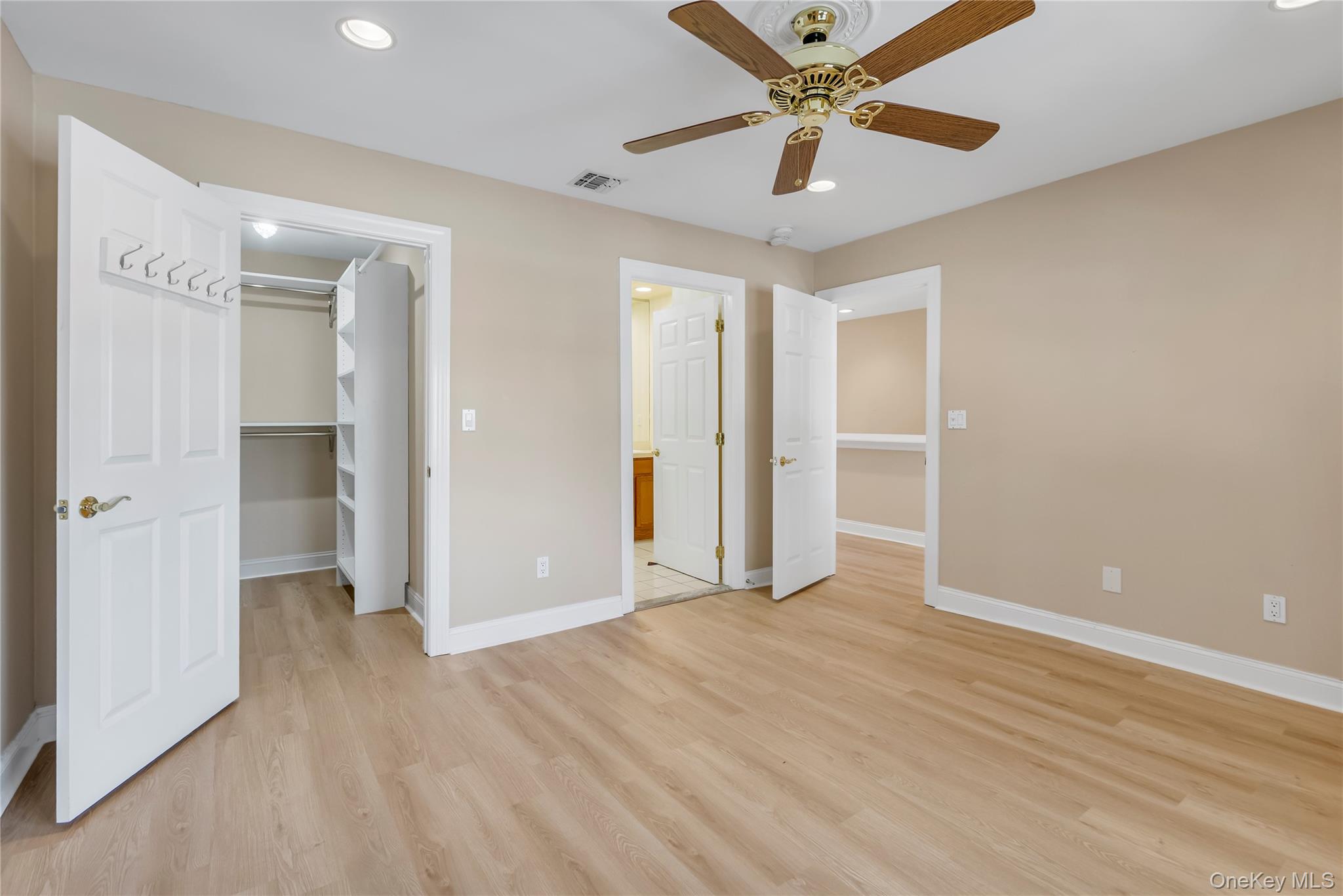 1118 Savoy Drive – For Sale photo 8