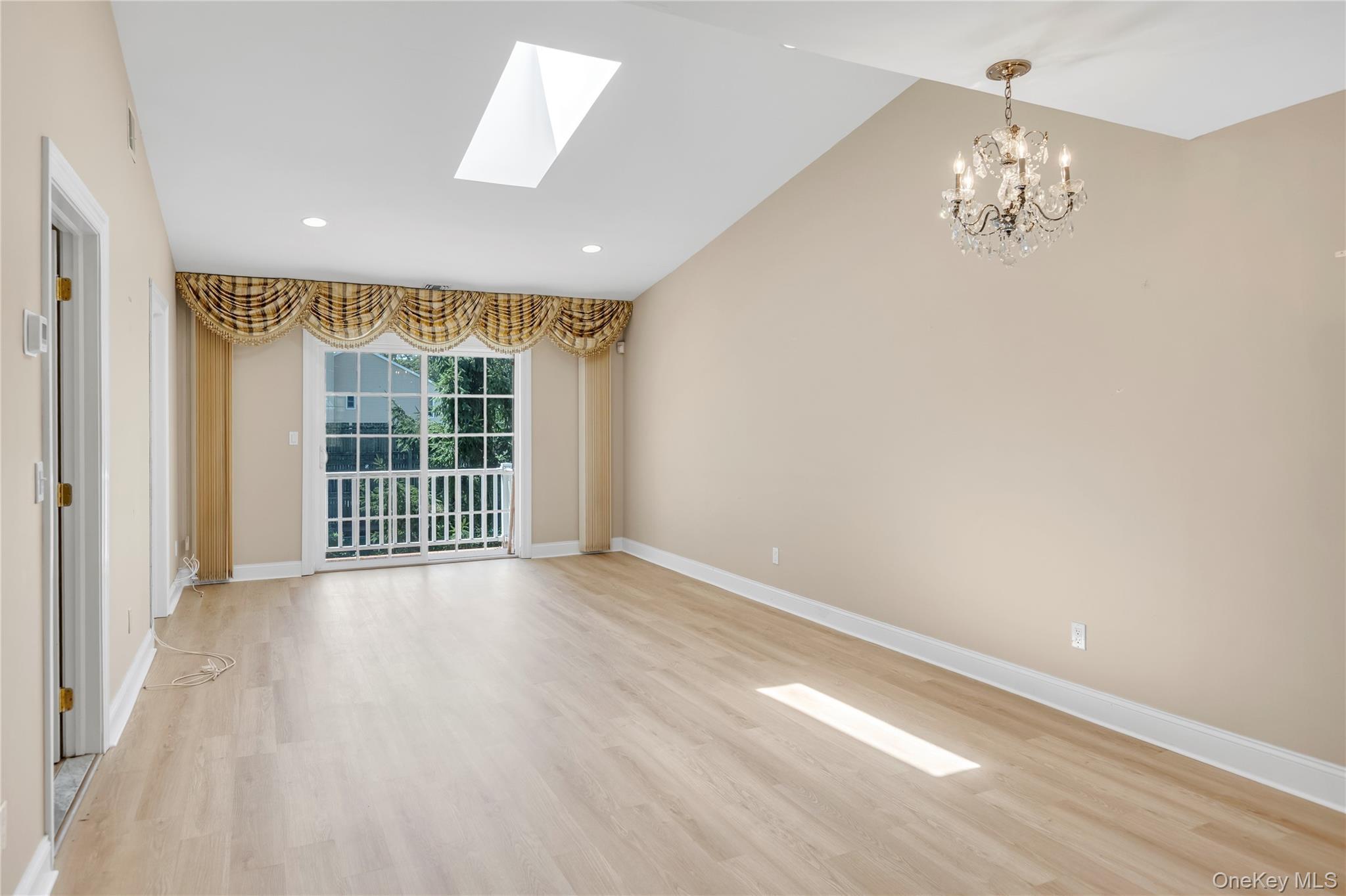 1118 Savoy Drive – For Sale photo 2