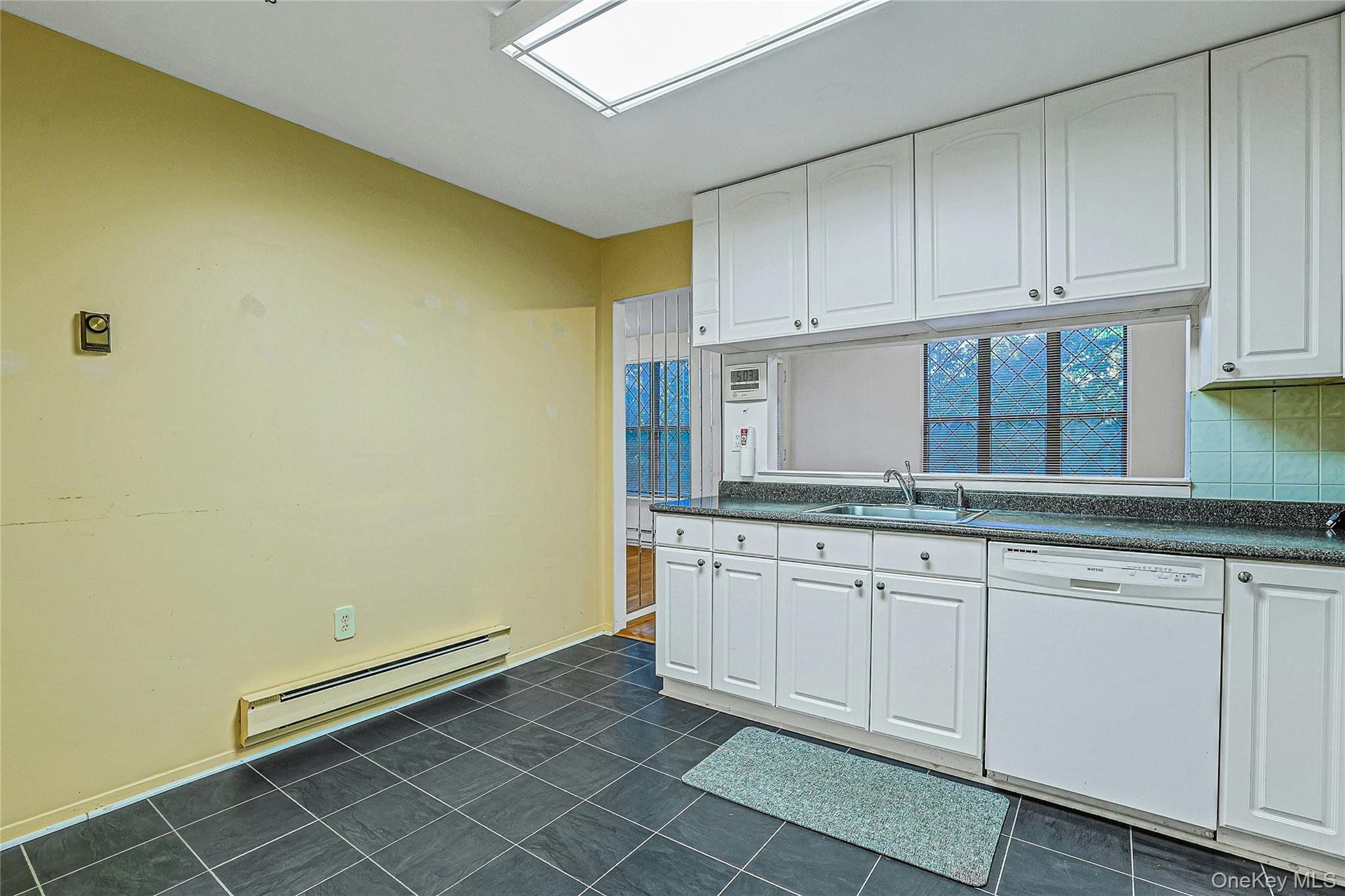 688 Sierra Vista Lane – For Sale photo 4