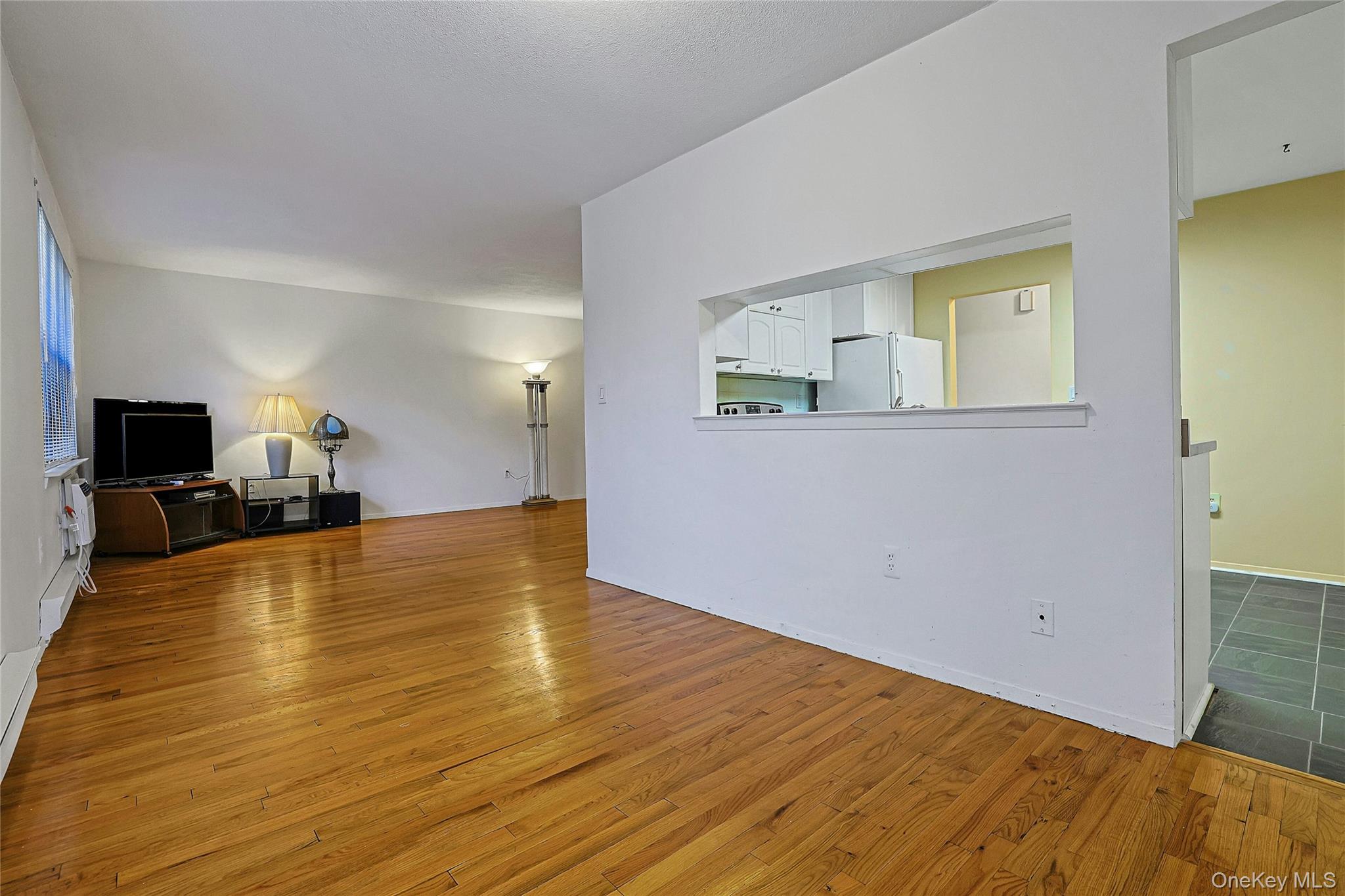 688 Sierra Vista Lane – For Sale photo 6