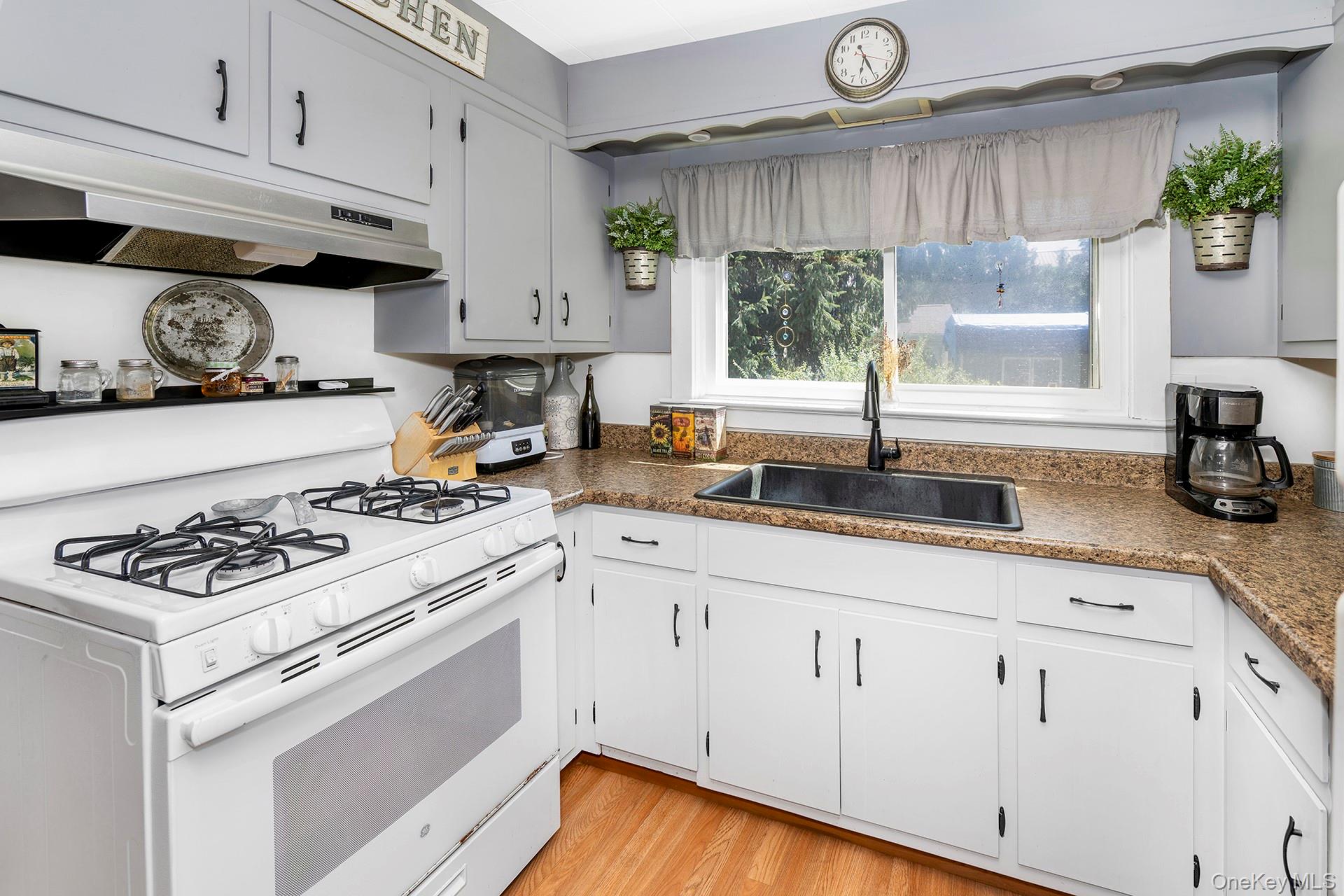33 North Avenue – For Sale photo 11