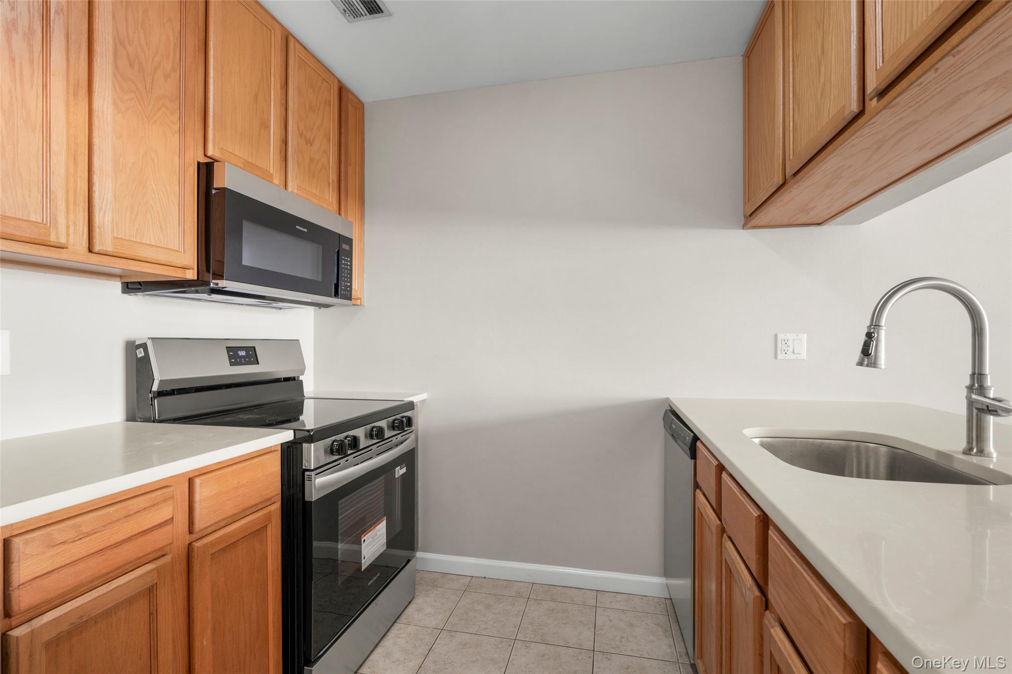 342 Westchester Avenue, Unit 25E photo 12
