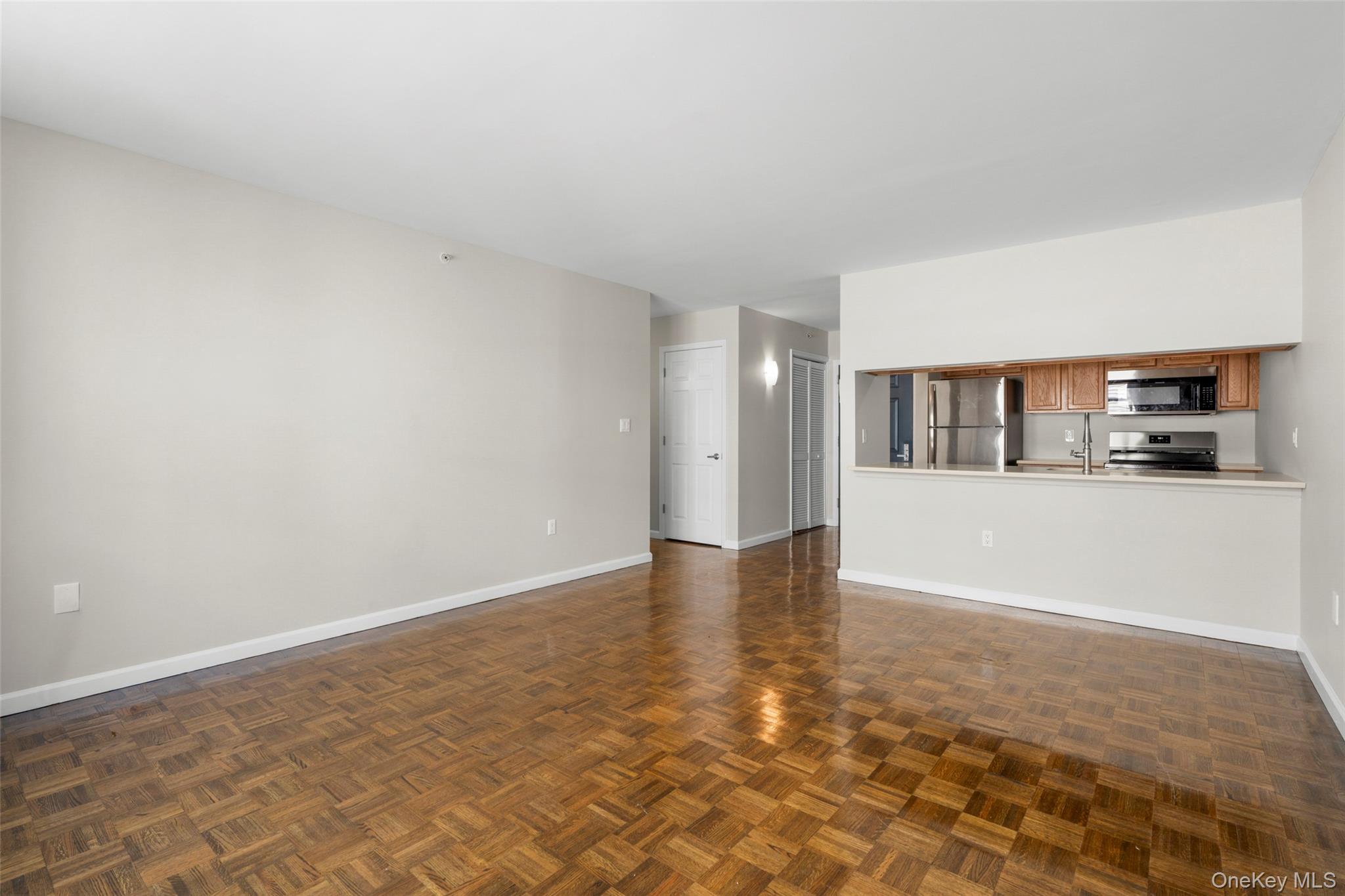 342 Westchester Avenue, Unit 25E photo 9