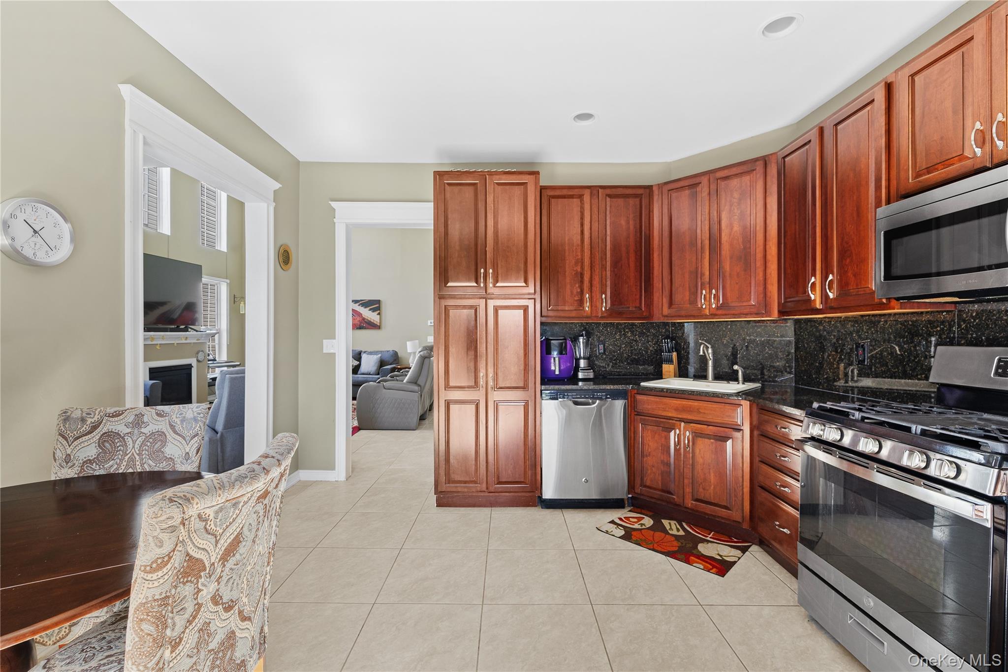 131 Constantine Way – For Sale photo 7