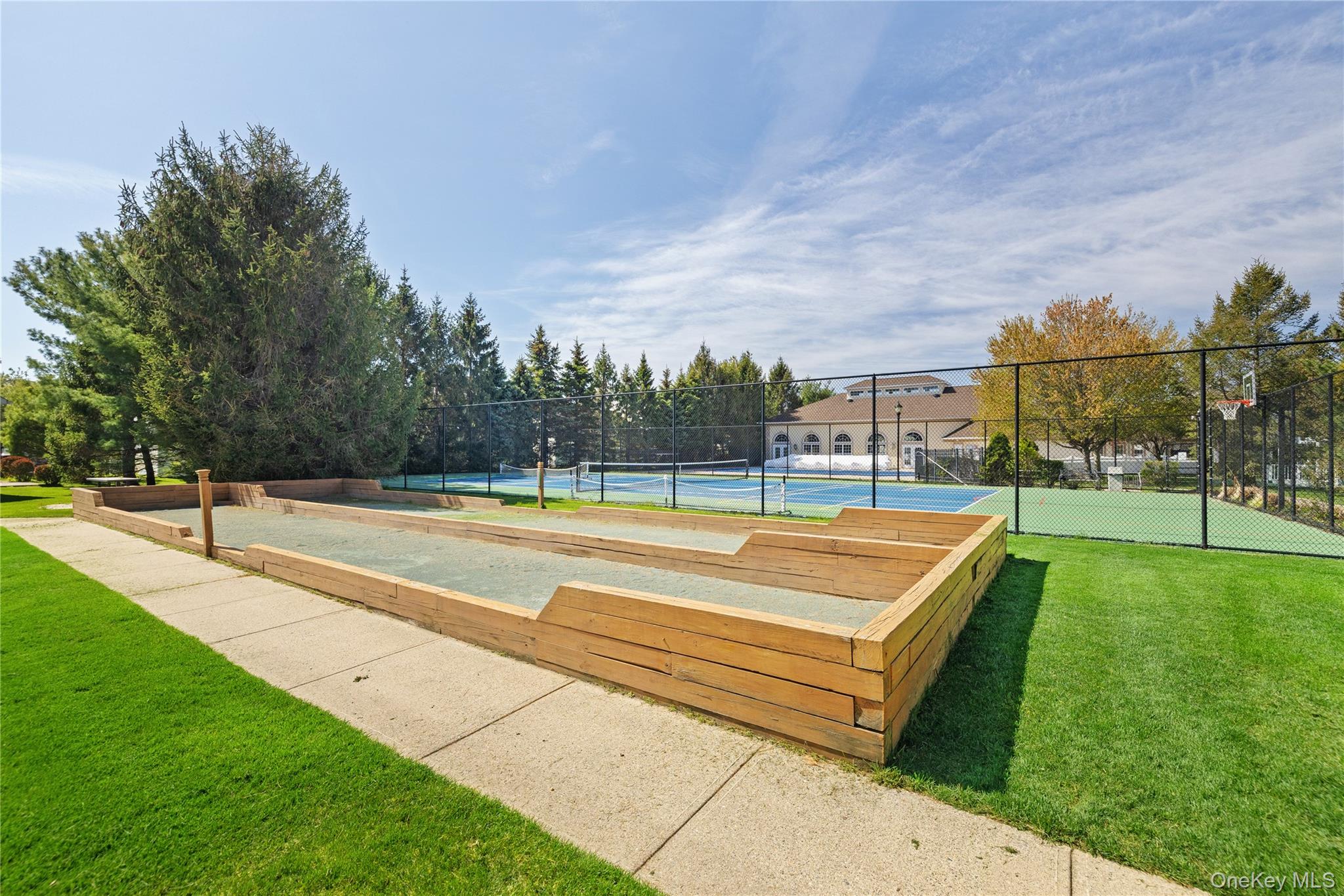 131 Constantine Way – For Sale photo 25