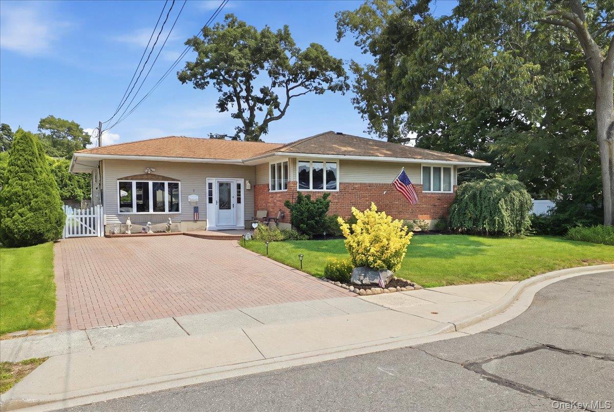 2 6th Avenue – For Sale