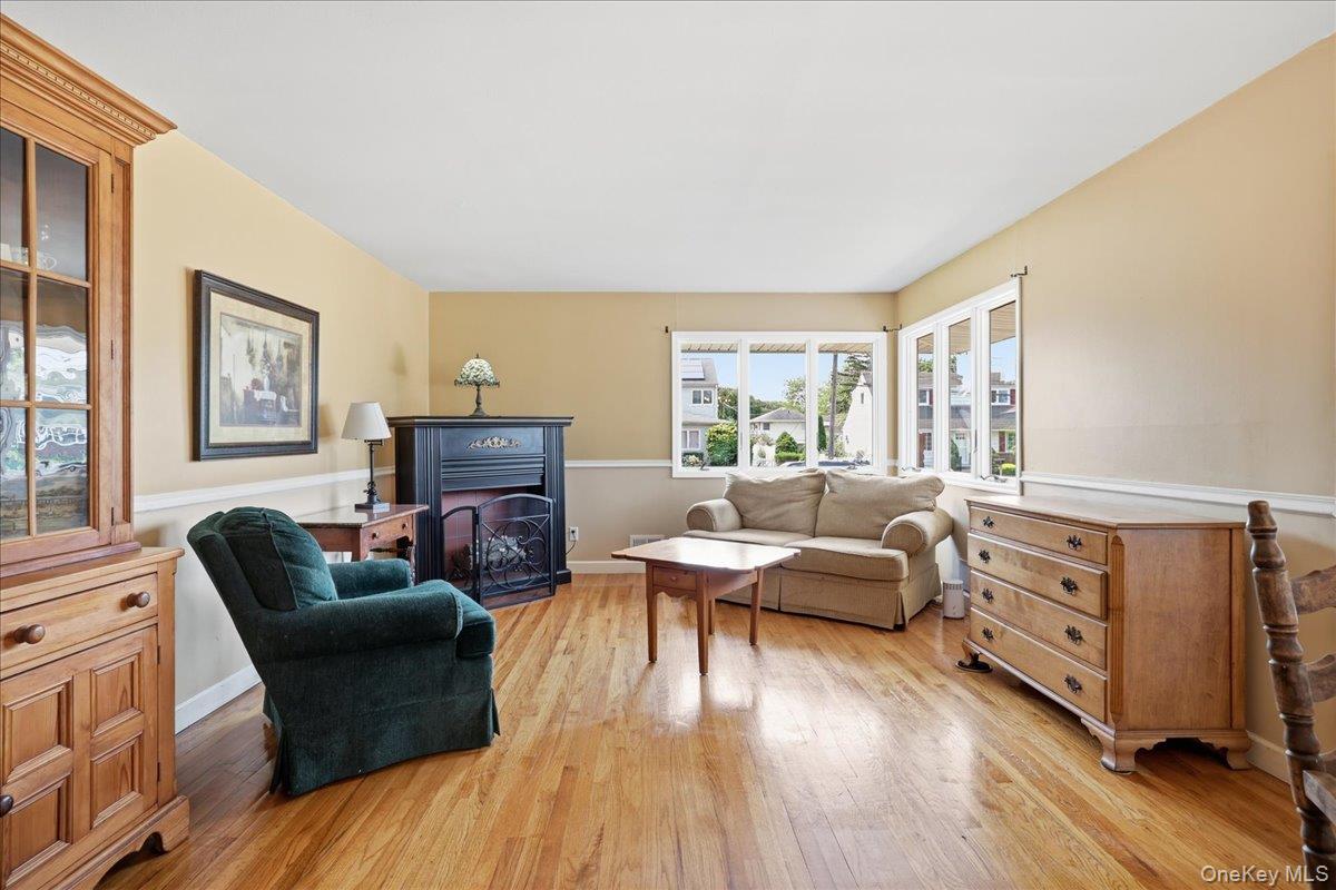 2 6th Avenue – For Sale photo 8