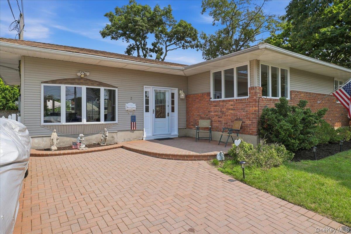 2 6th Avenue – For Sale photo 3