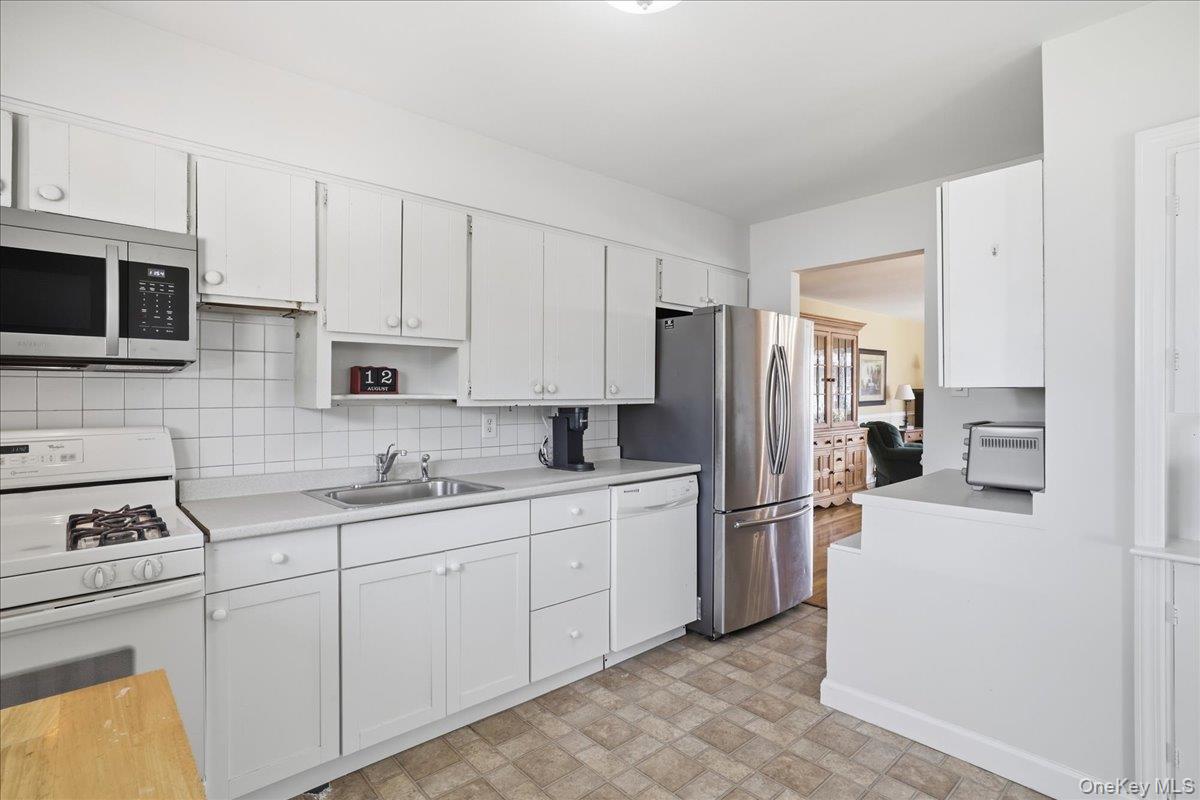 2 6th Avenue – For Sale photo 11