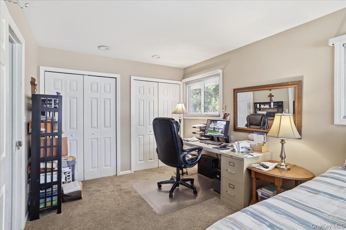 2 6th Avenue – For Sale photo 17